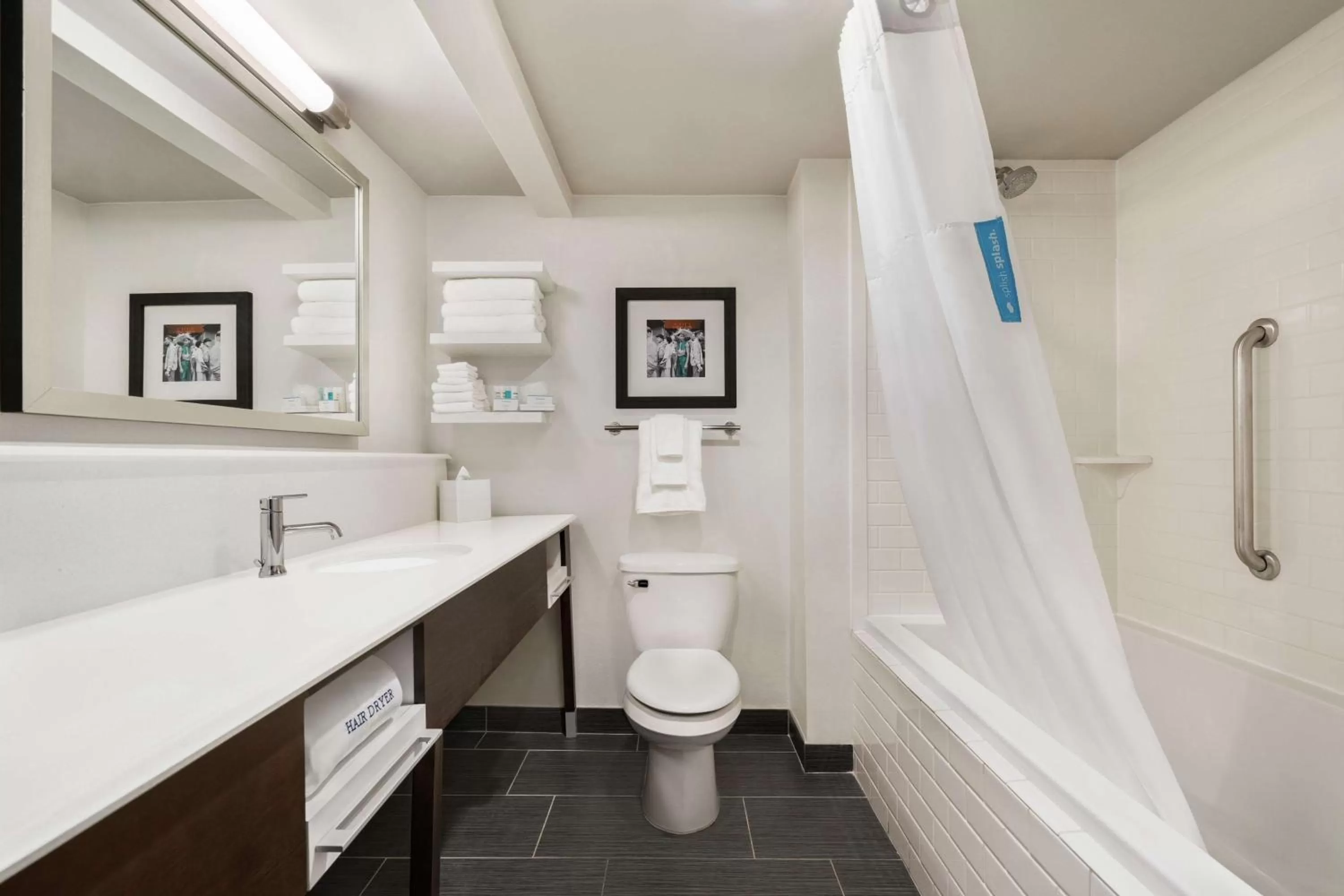 Bathroom in Hampton Inn New Orleans/St.Charles Ave