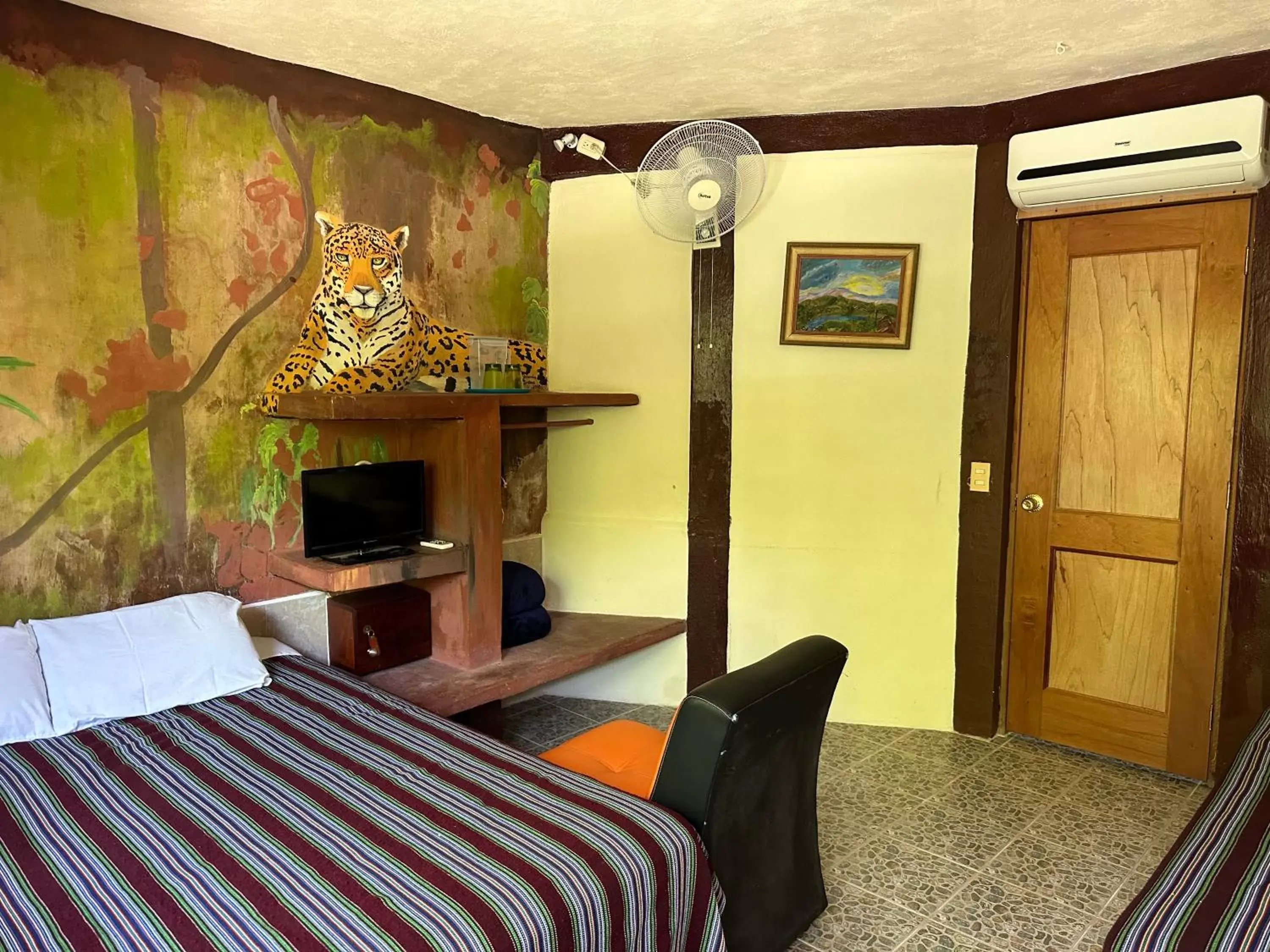 Triple Room with Lake View in Zapote Tree Inn Triple Room with Lake View in Zapote Tree Inn
