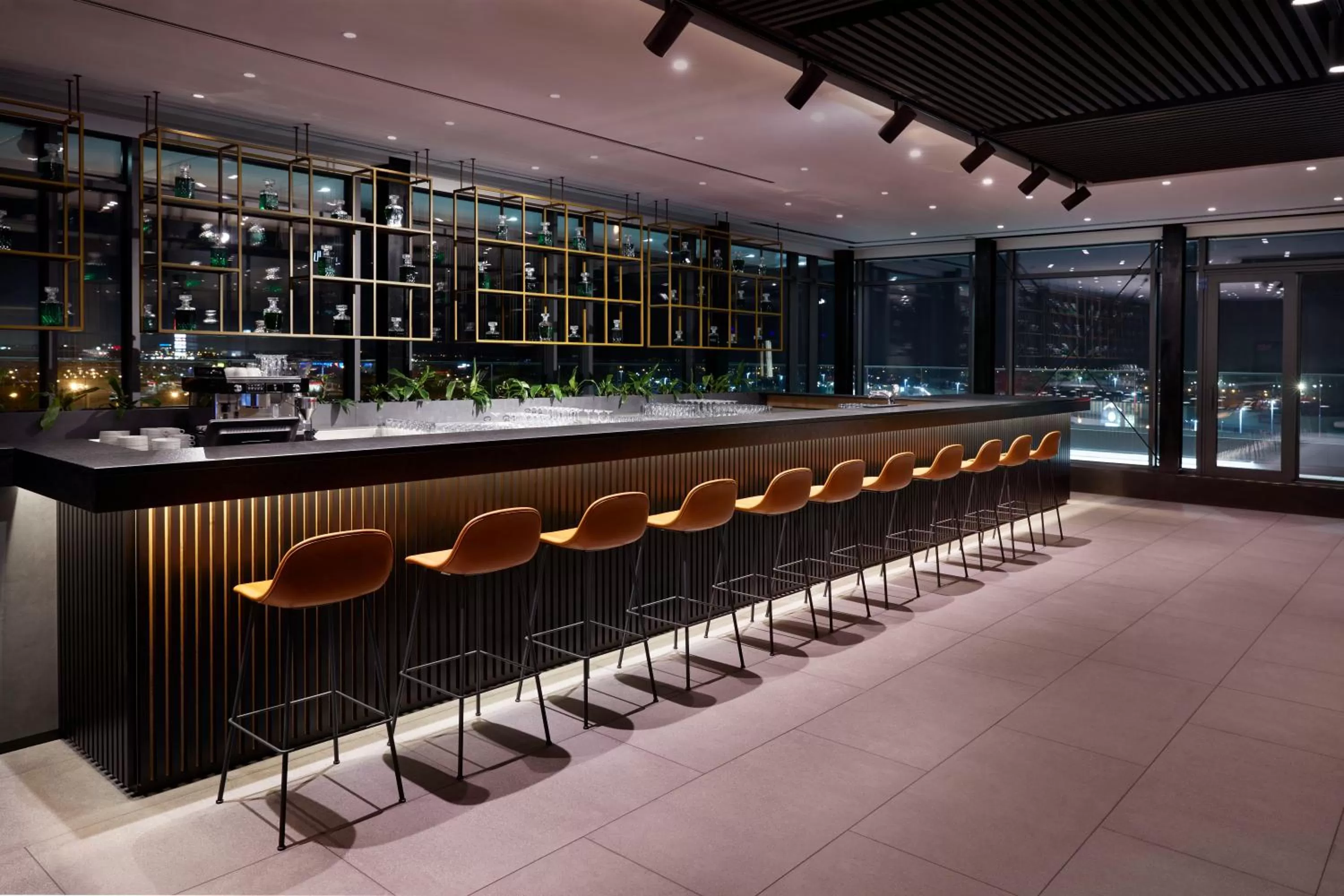 Lounge or bar in Q Hotel Plus Wrocław Bielany