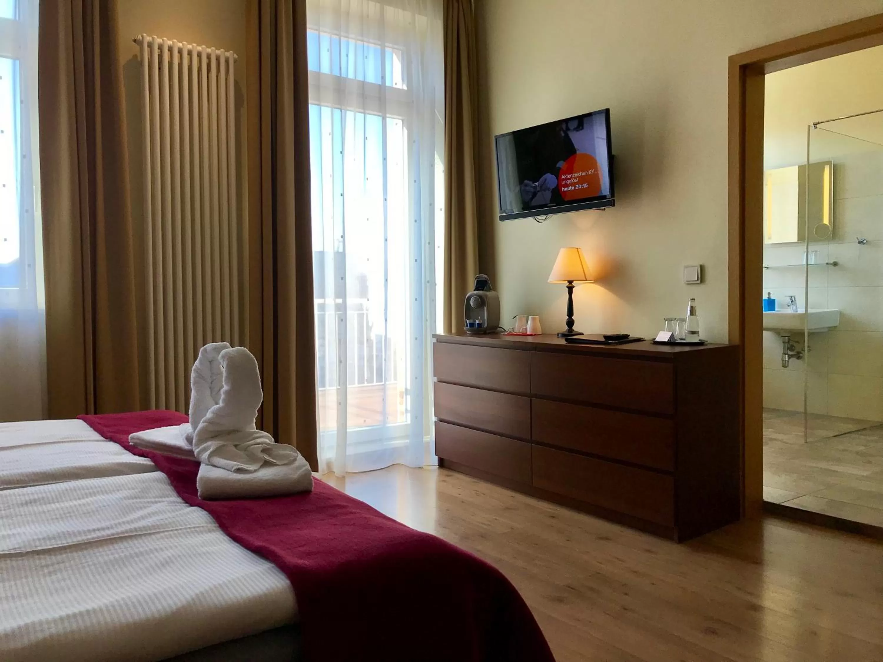 Photo of the whole room, Bed in Hotel via City Leipzig Mitte