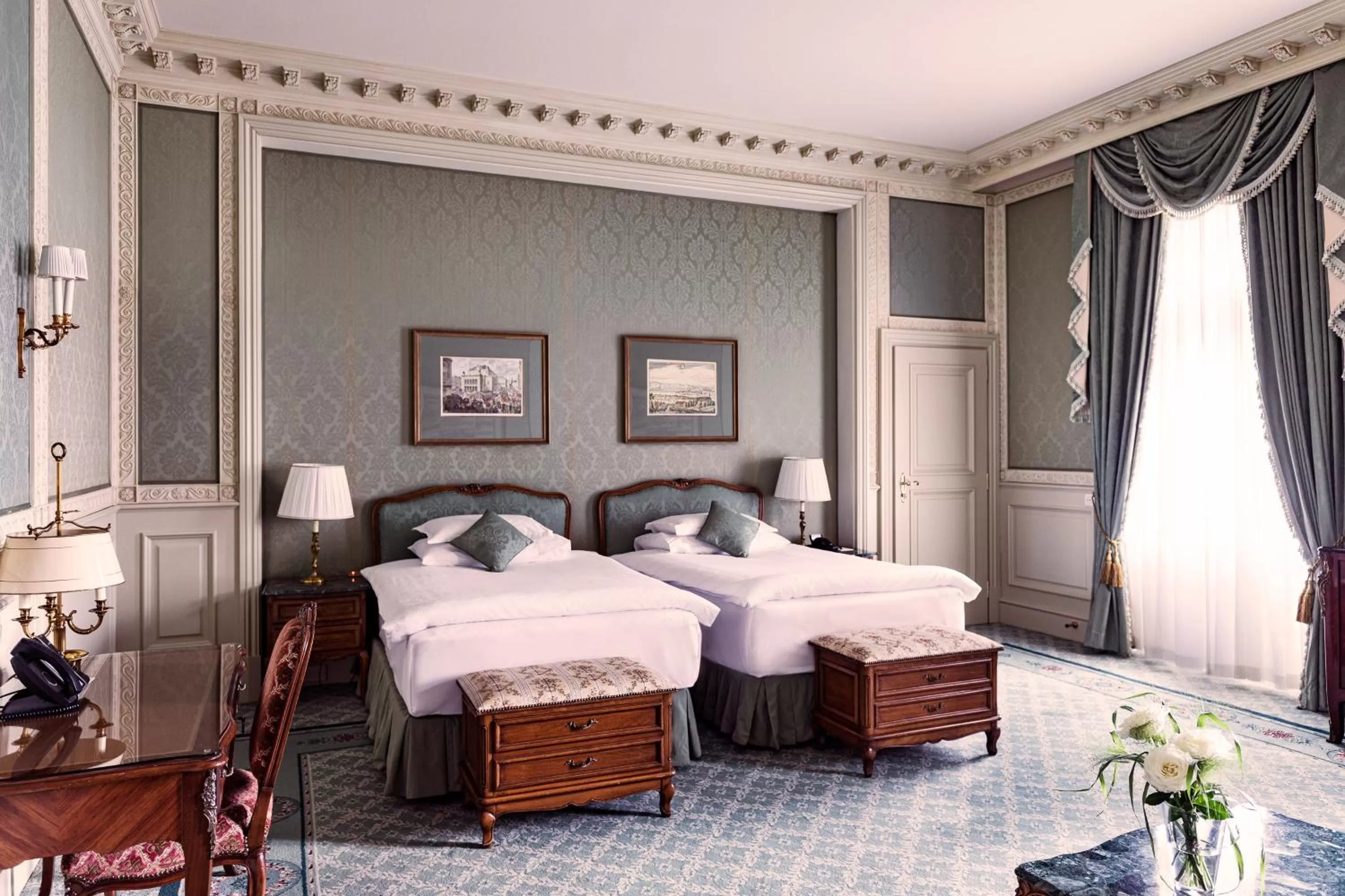 Photo of the whole room, Bed in Grand Hotel Wien