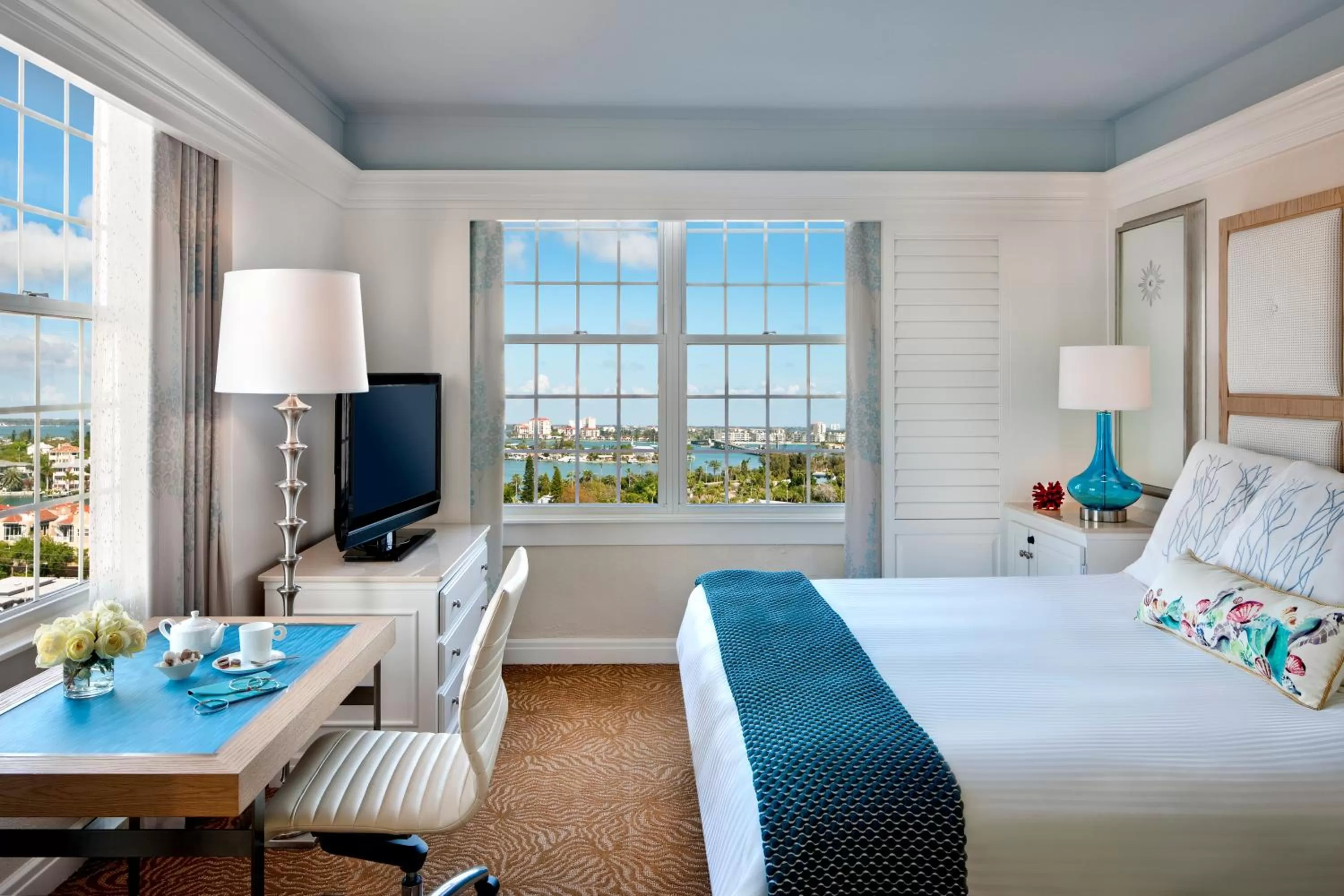 Bedroom, Bed in The Don CeSar