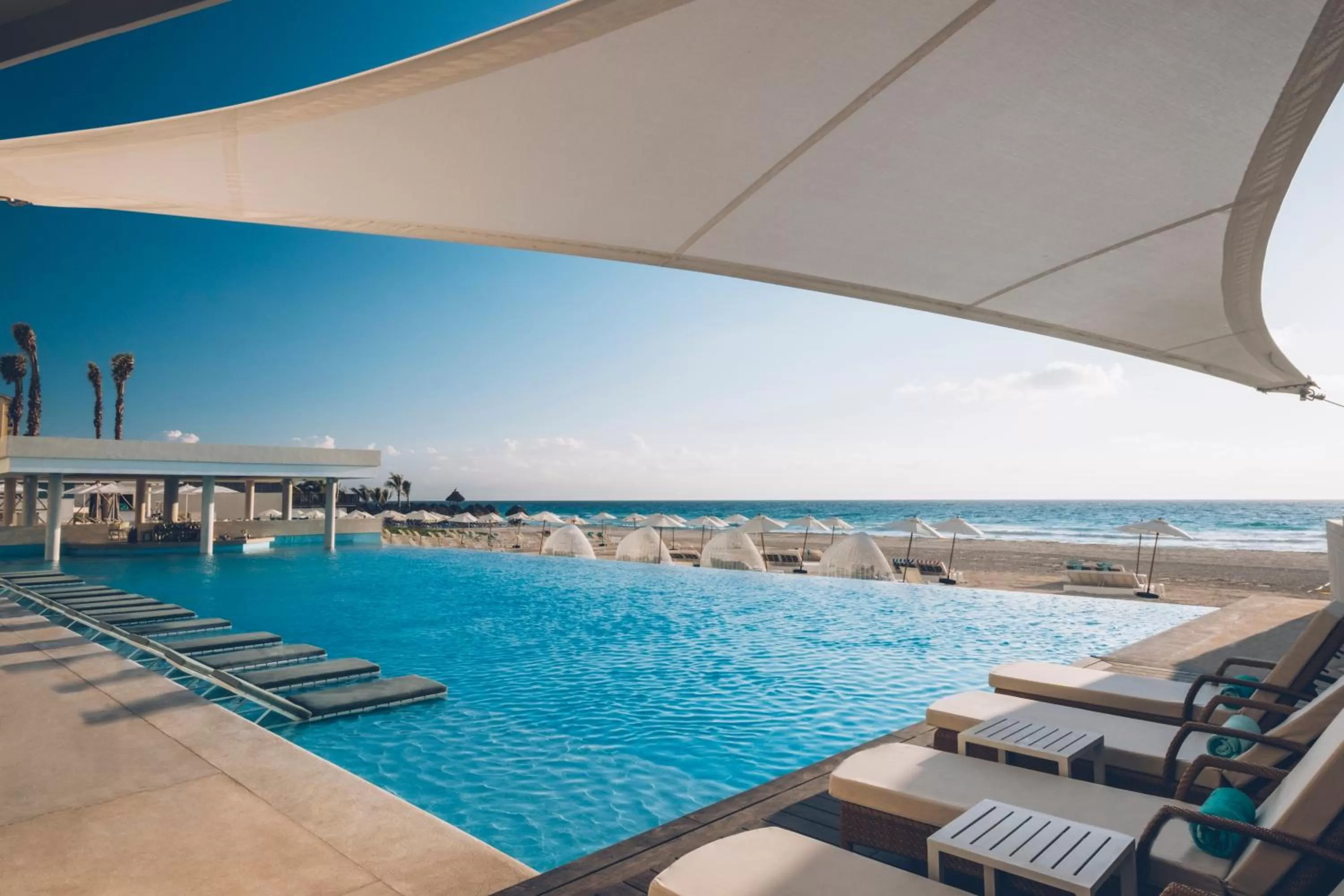 Swimming pool in Coral Level at Iberostar Selection Cancun