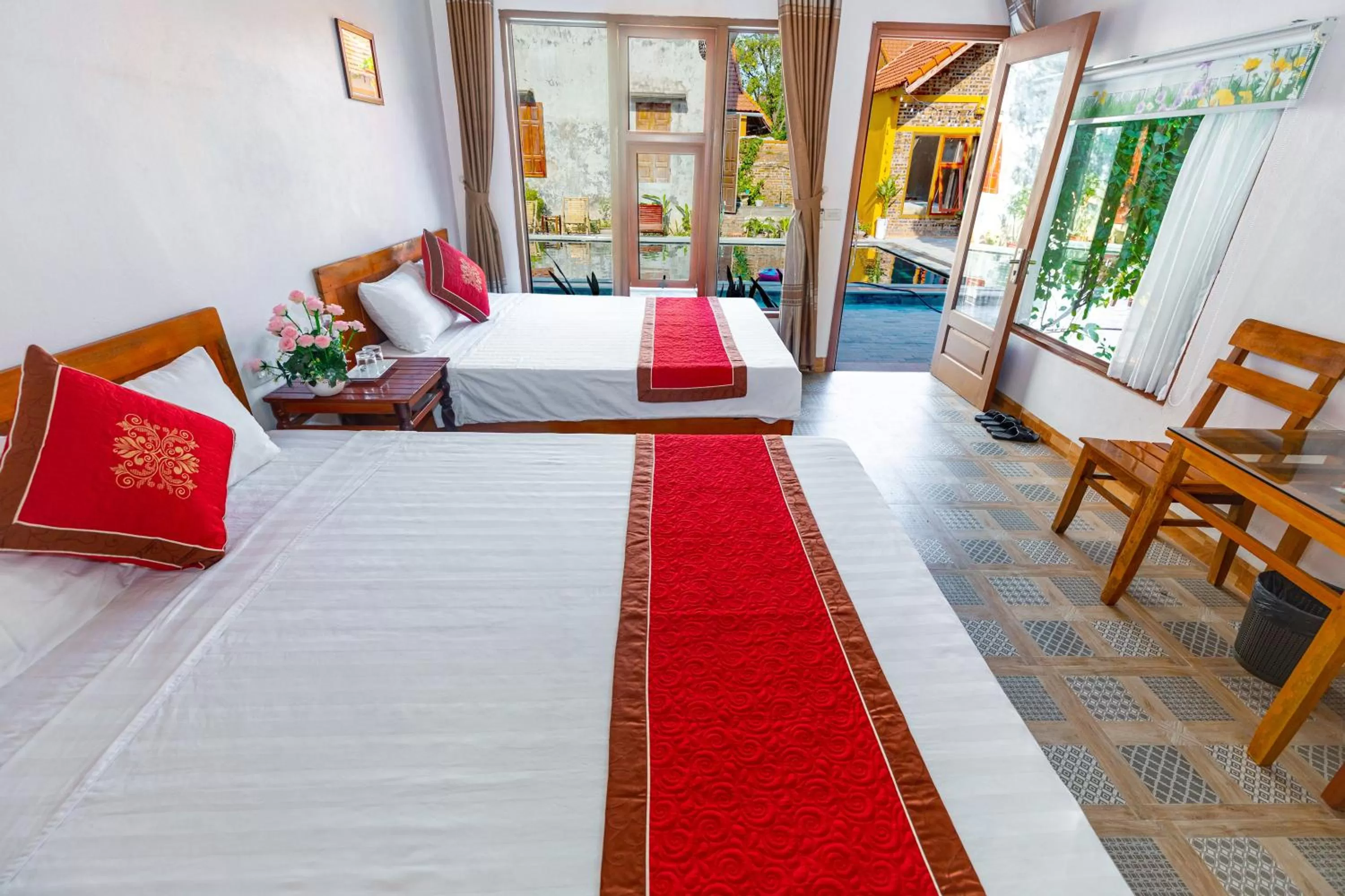 Bed in Tam Coc mountain bungalow