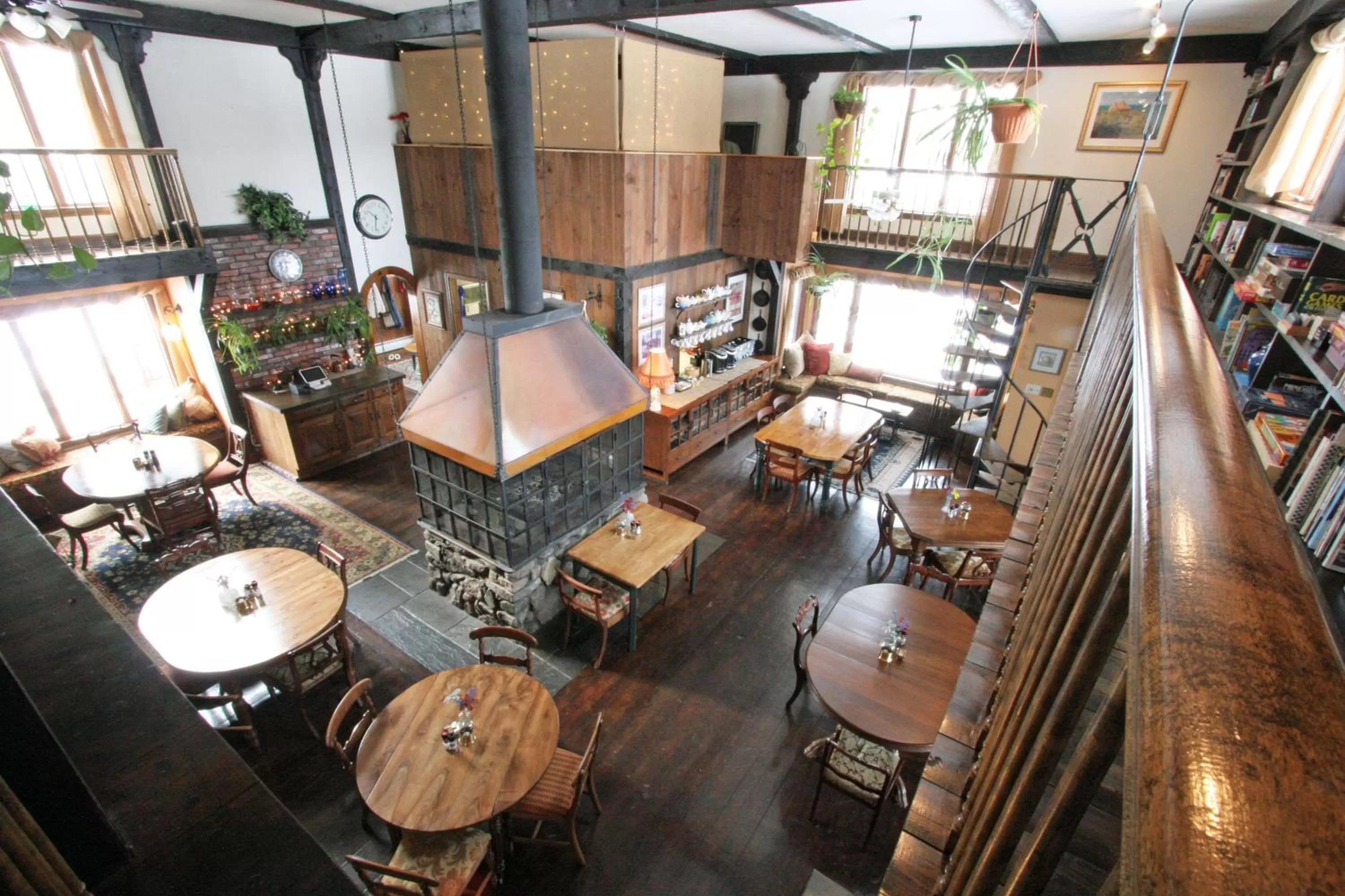 Restaurant/places to eat in Old Saco Inn