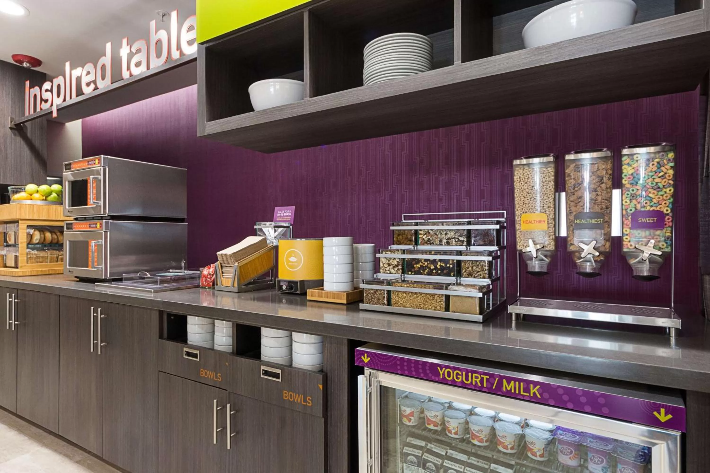 Dining area in Home2 Suites By Hilton Dallas Grand Prairie