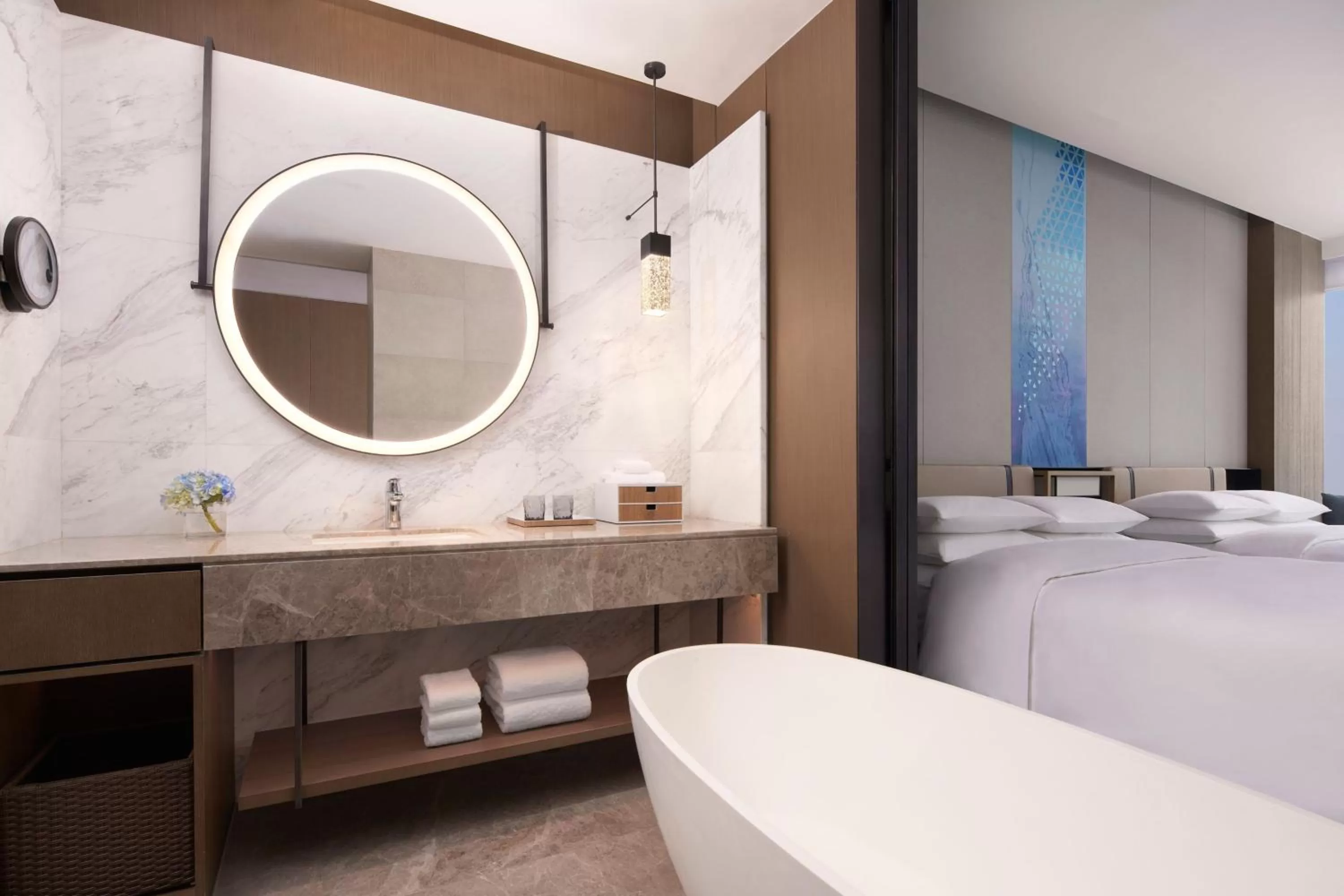 Bathroom, Bed in Jinhua Marriott Hotel