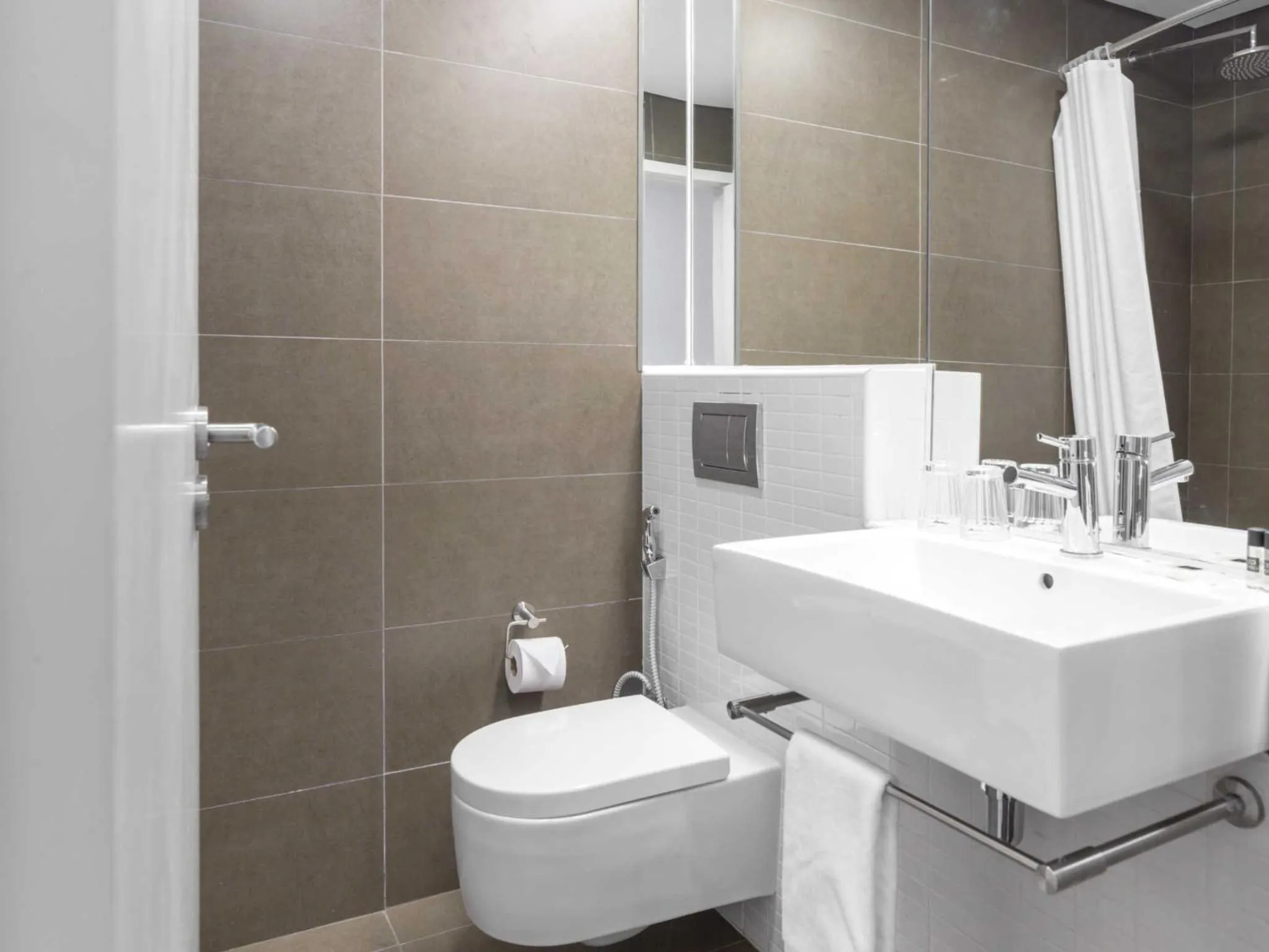 Shower in Hotel Tivoli Maputo