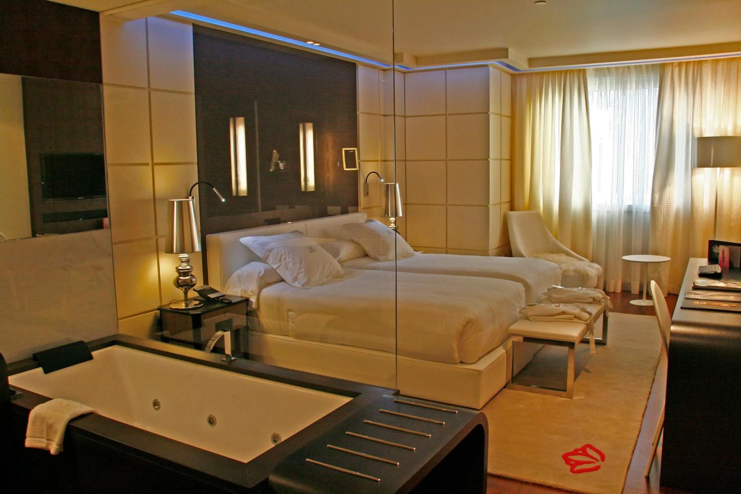 Toilet, Bed in Gran Hotel Nagari Boutique & Spa