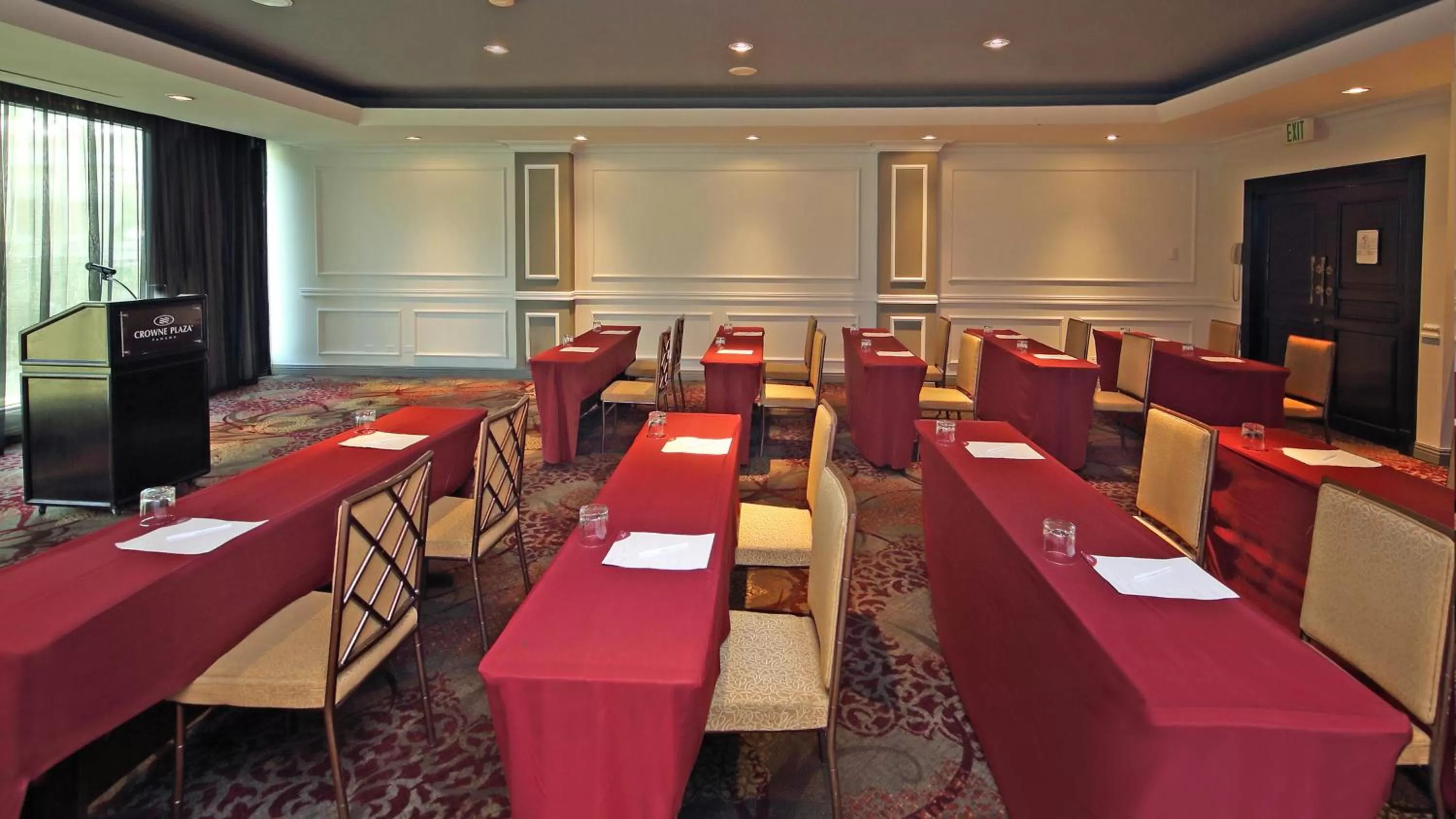 Meeting/conference room in Crowne Plaza Panama by IHG