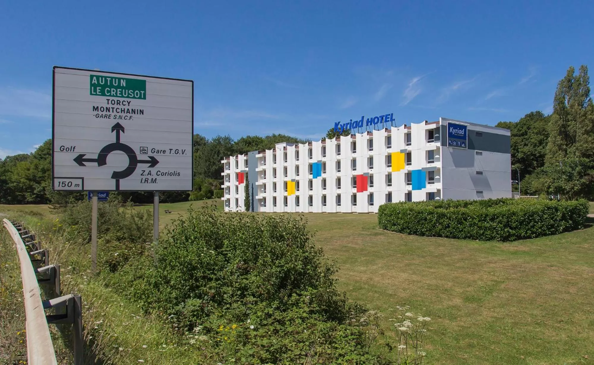 Property building in Kyriad Montchanin le Creusot