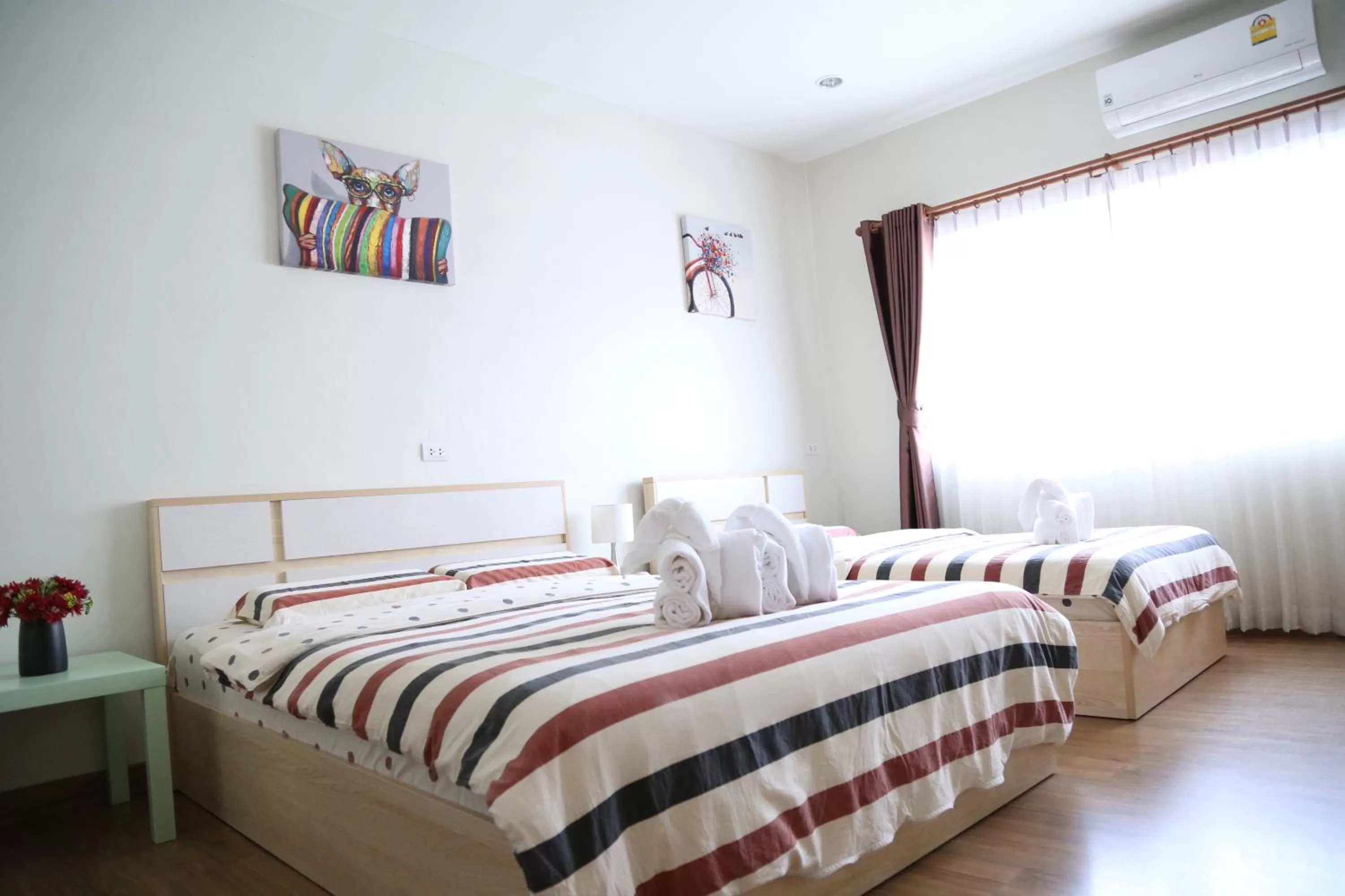 Photo of the whole room, Bed in TD Bangkok