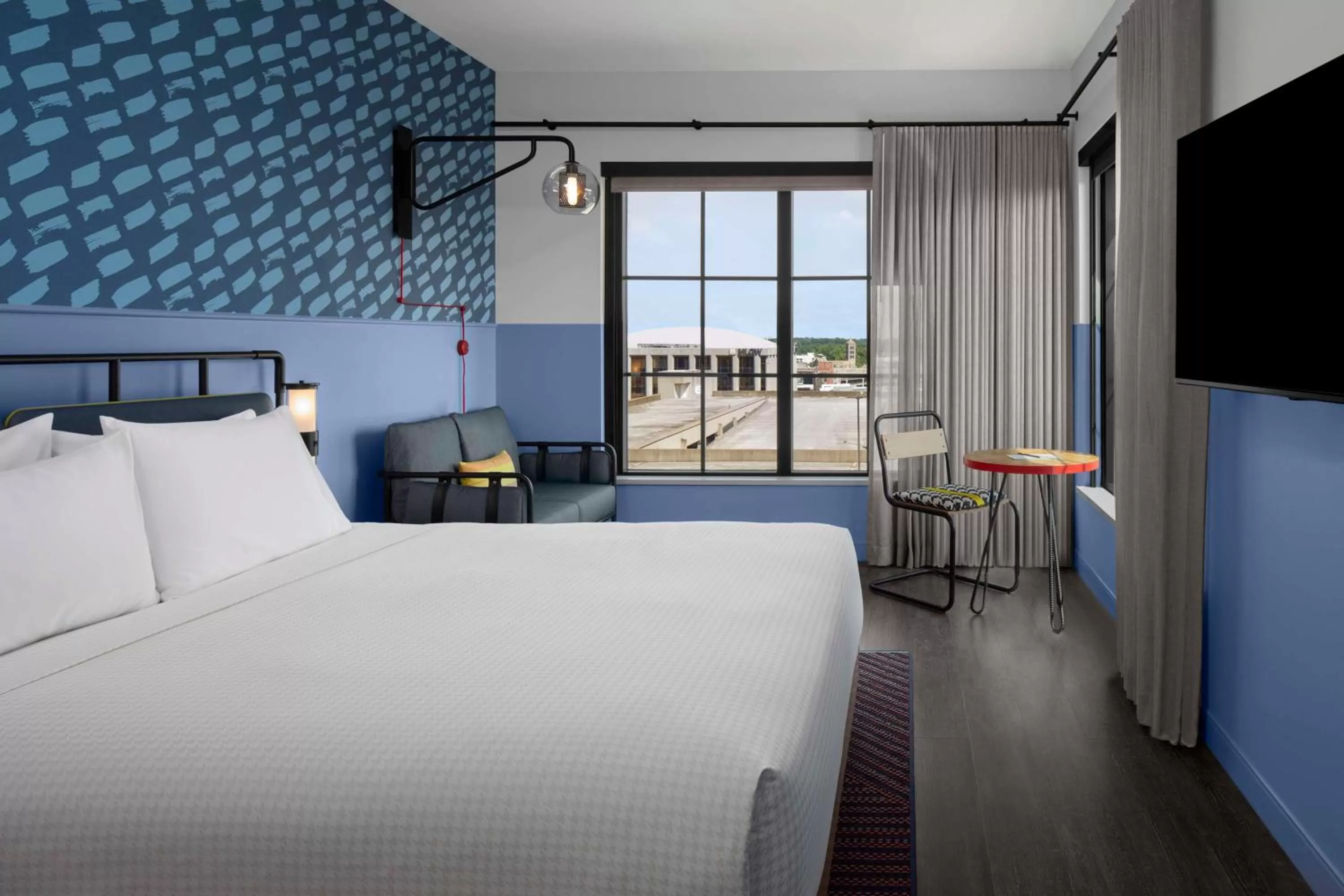 Corner King Room in Caption By Hyatt Beale Street Memphis