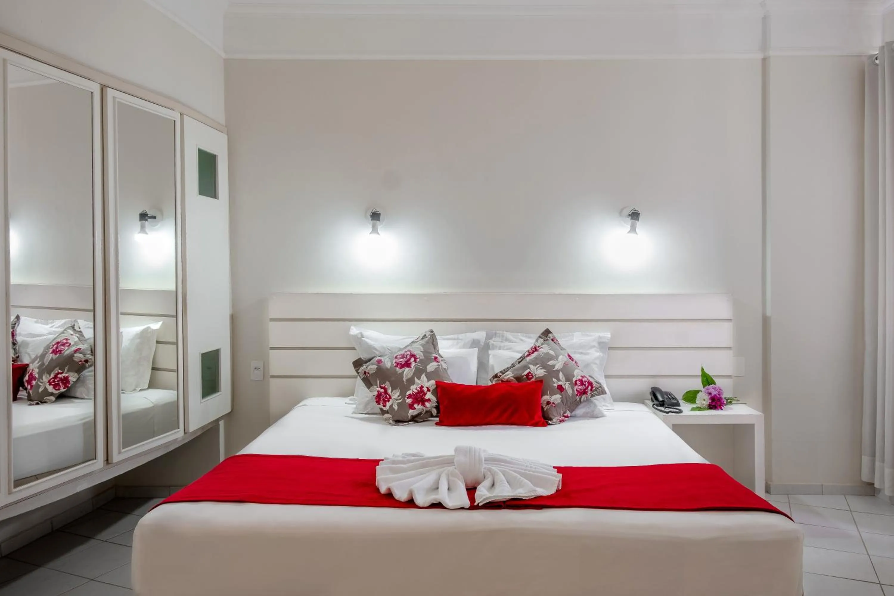 Bedroom, Bed in Tower Franca Hotel