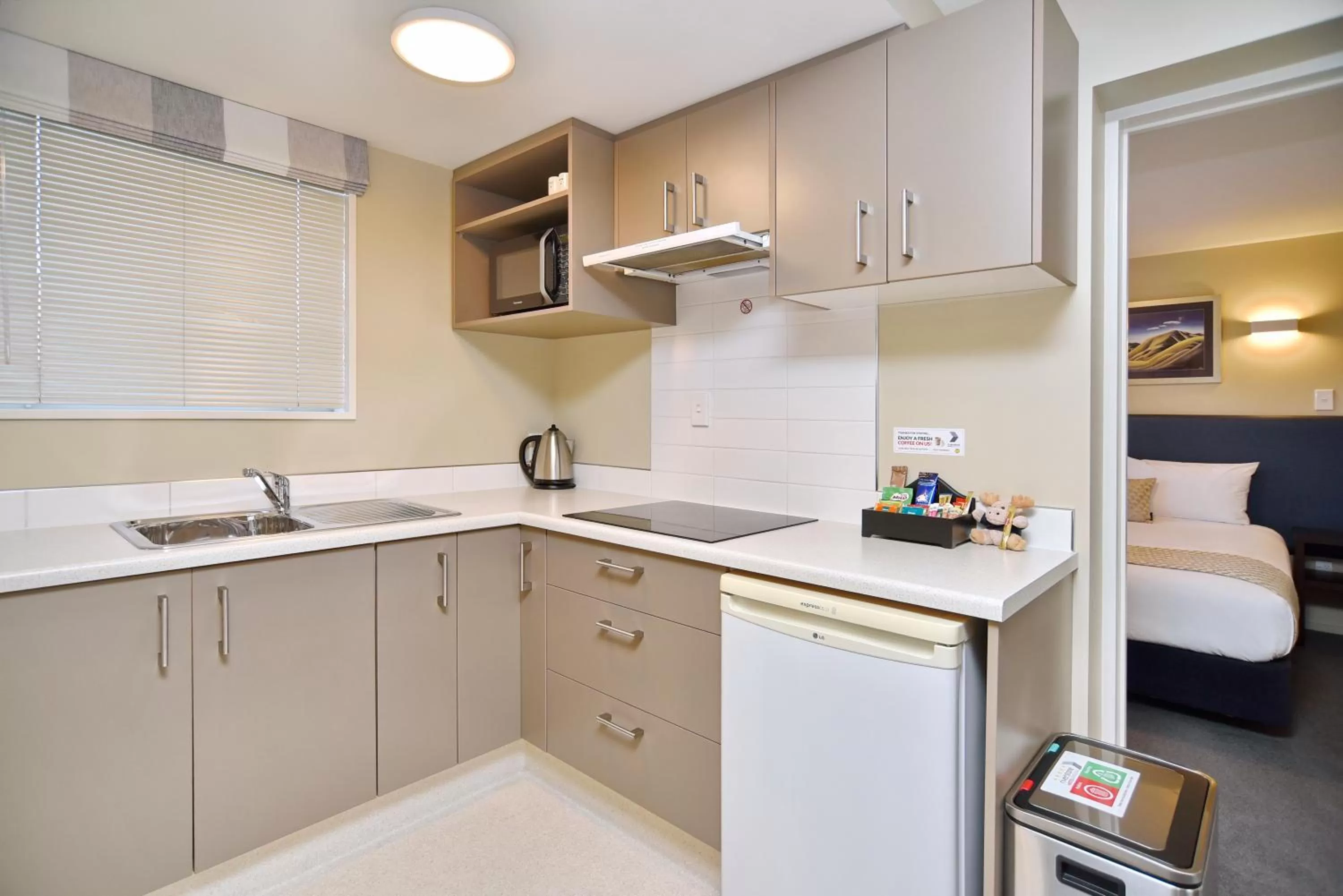 Coffee/tea facilities, Kitchen/Kitchenette in The Riverstone