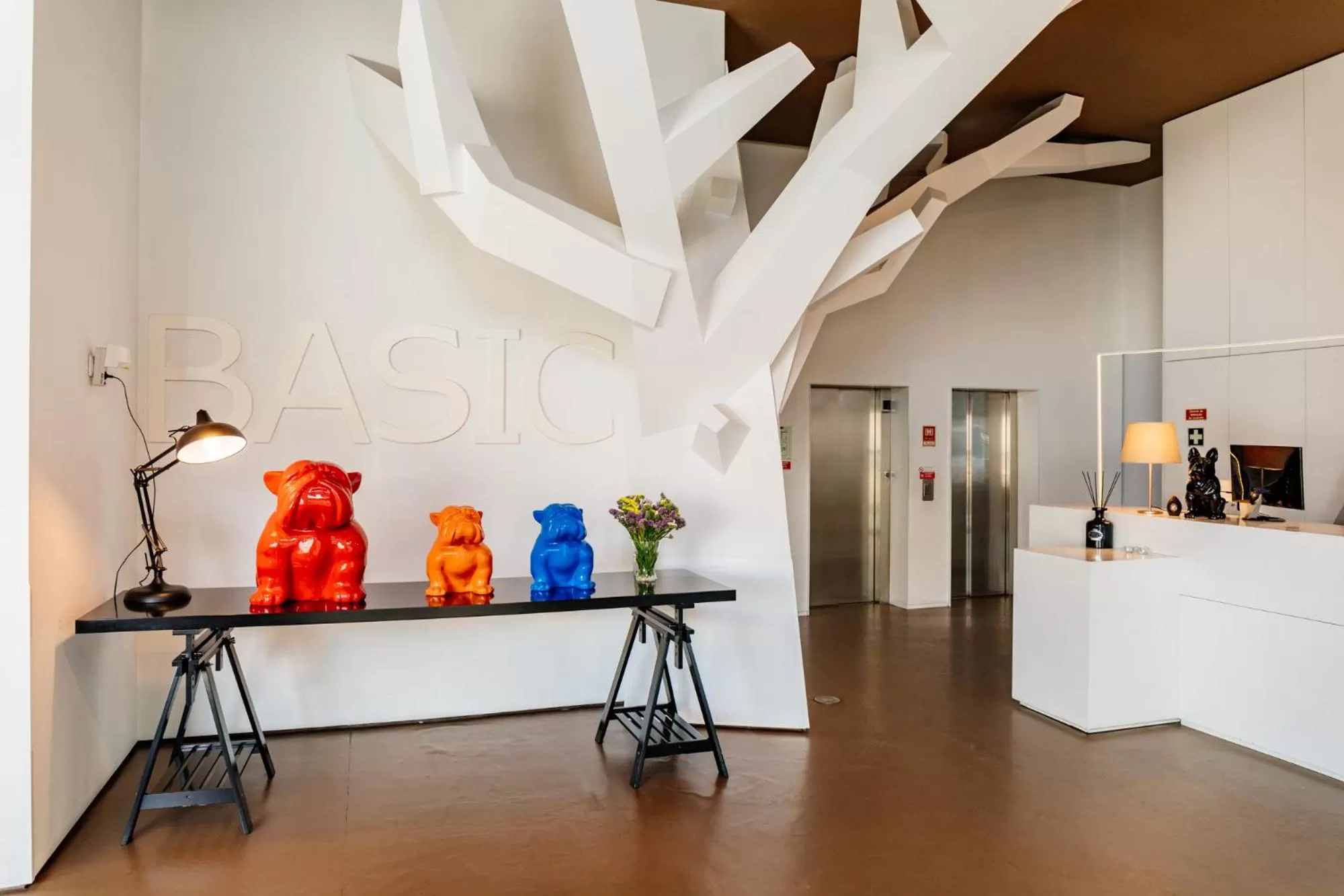 Lobby or reception in Basic Braga by Axis