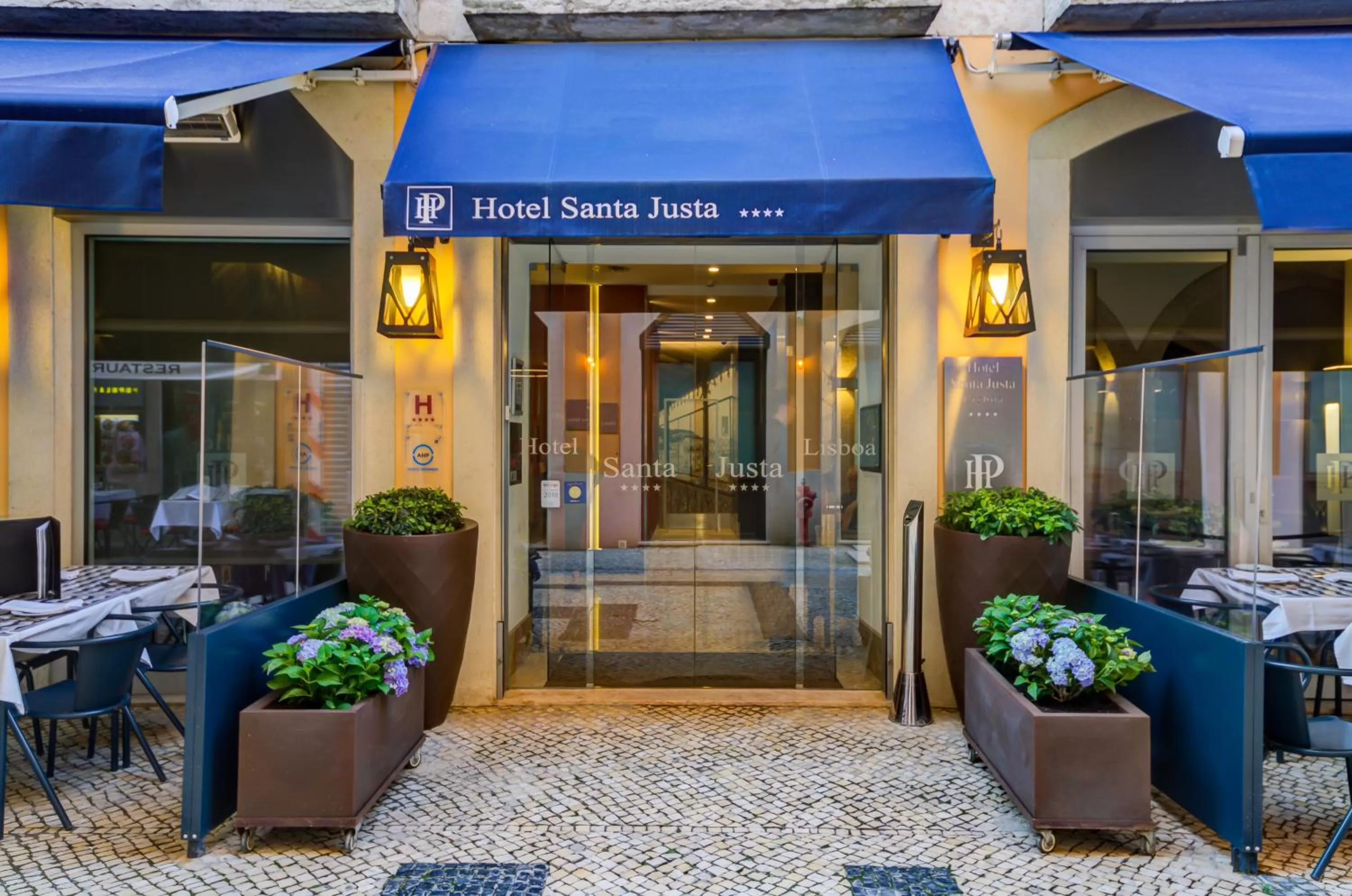 Property building in Hotel Santa Justa