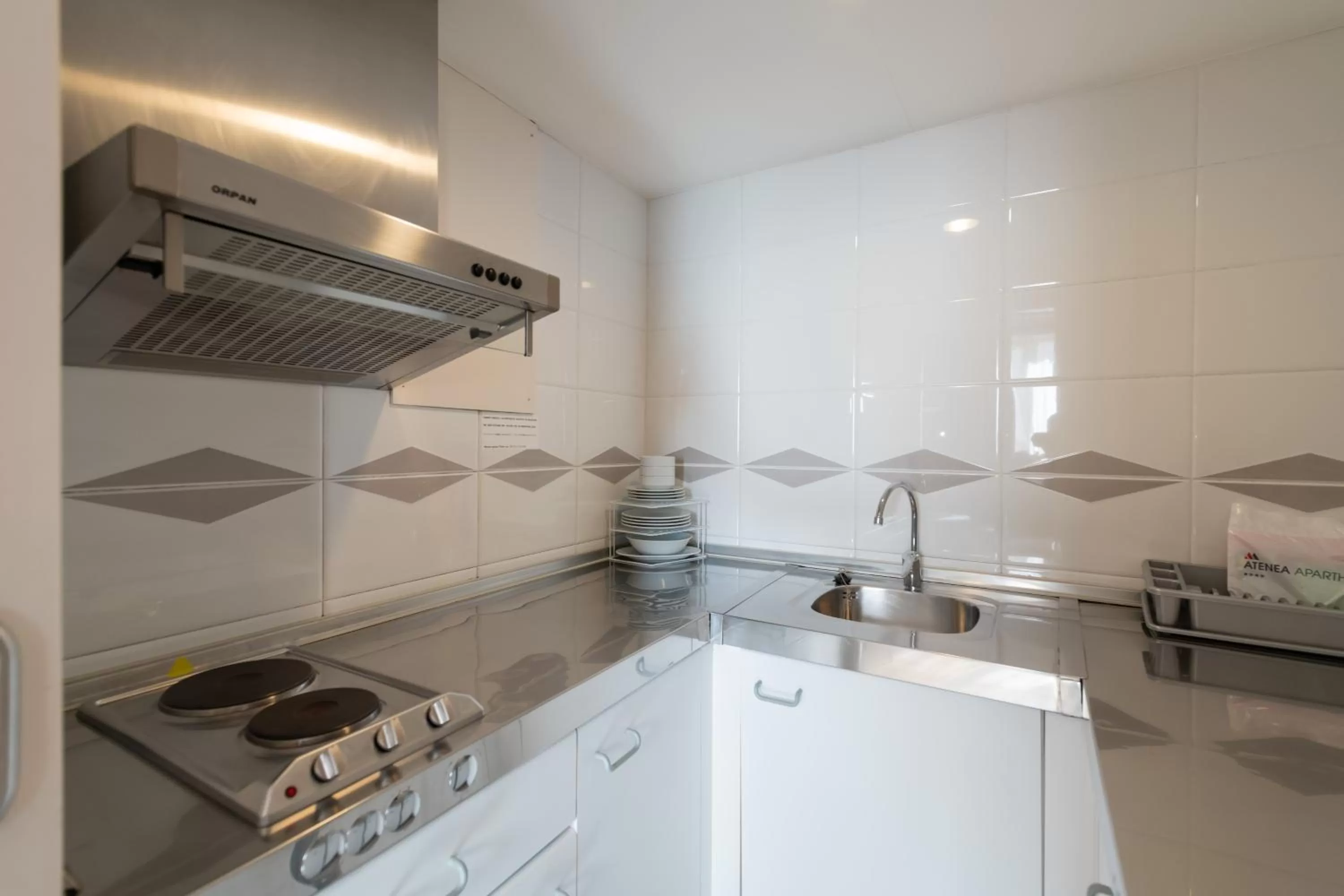 Kitchen or kitchenette in Aparthotel Atenea Barcelona