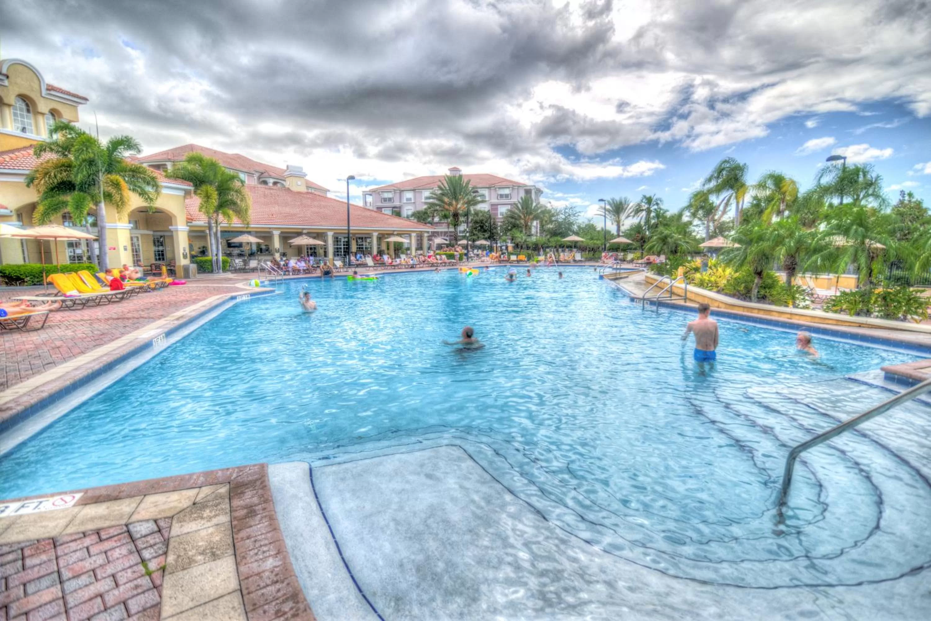 Swimming pool in Orlando Escape