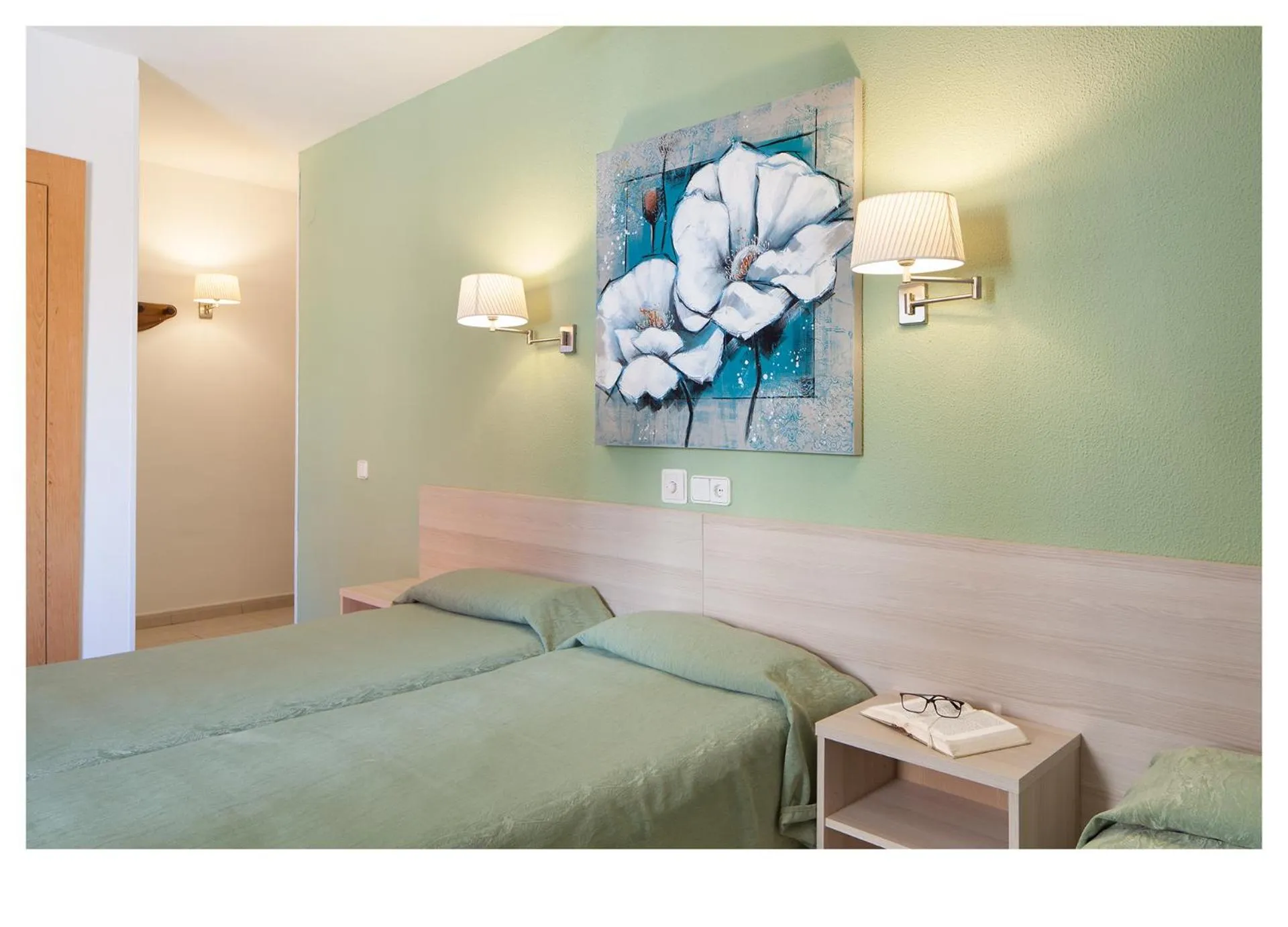 Bedroom, Bed in Hotel Ninays