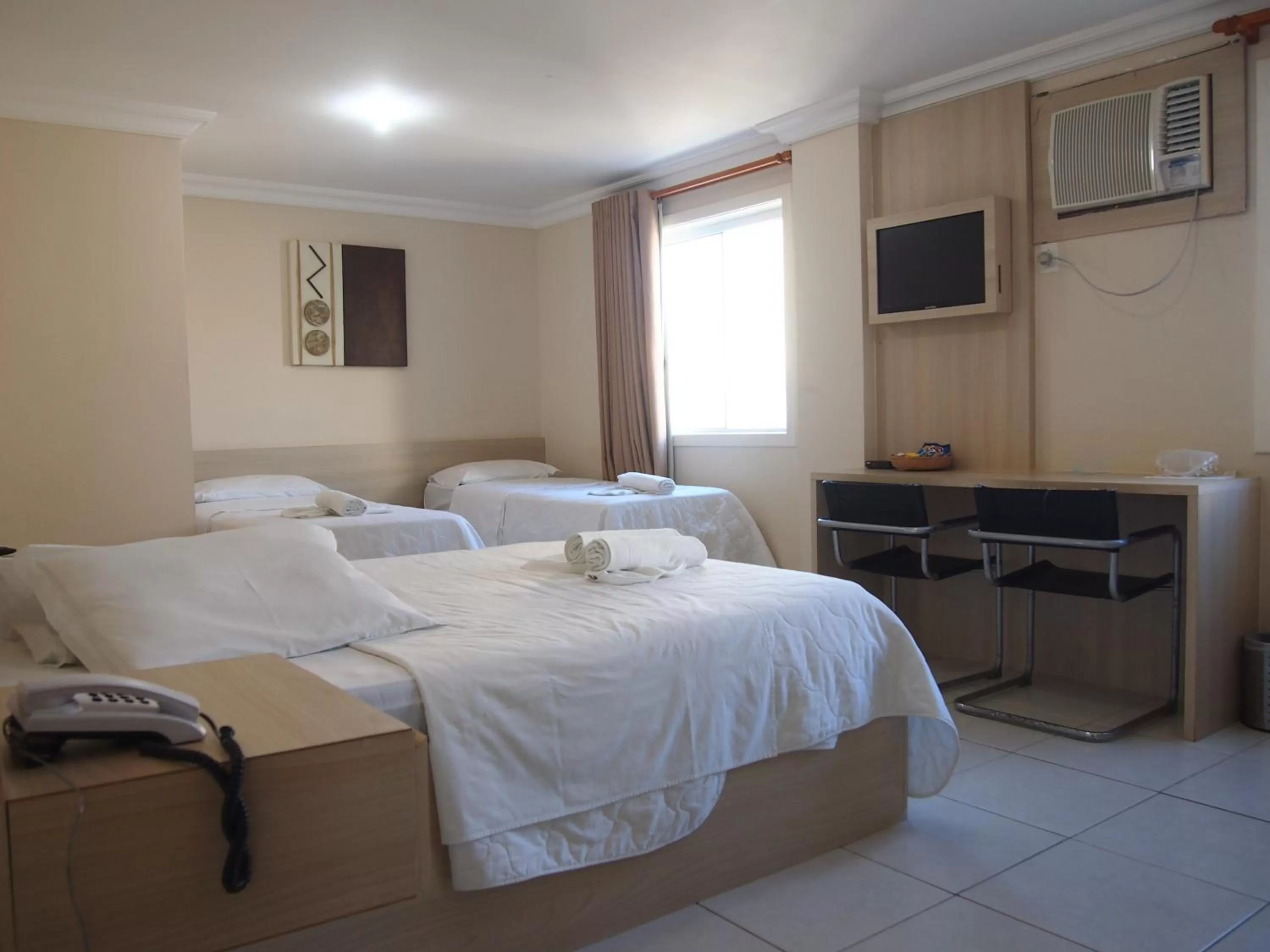 Photo of the whole room, Bed in Ocean View Hotel