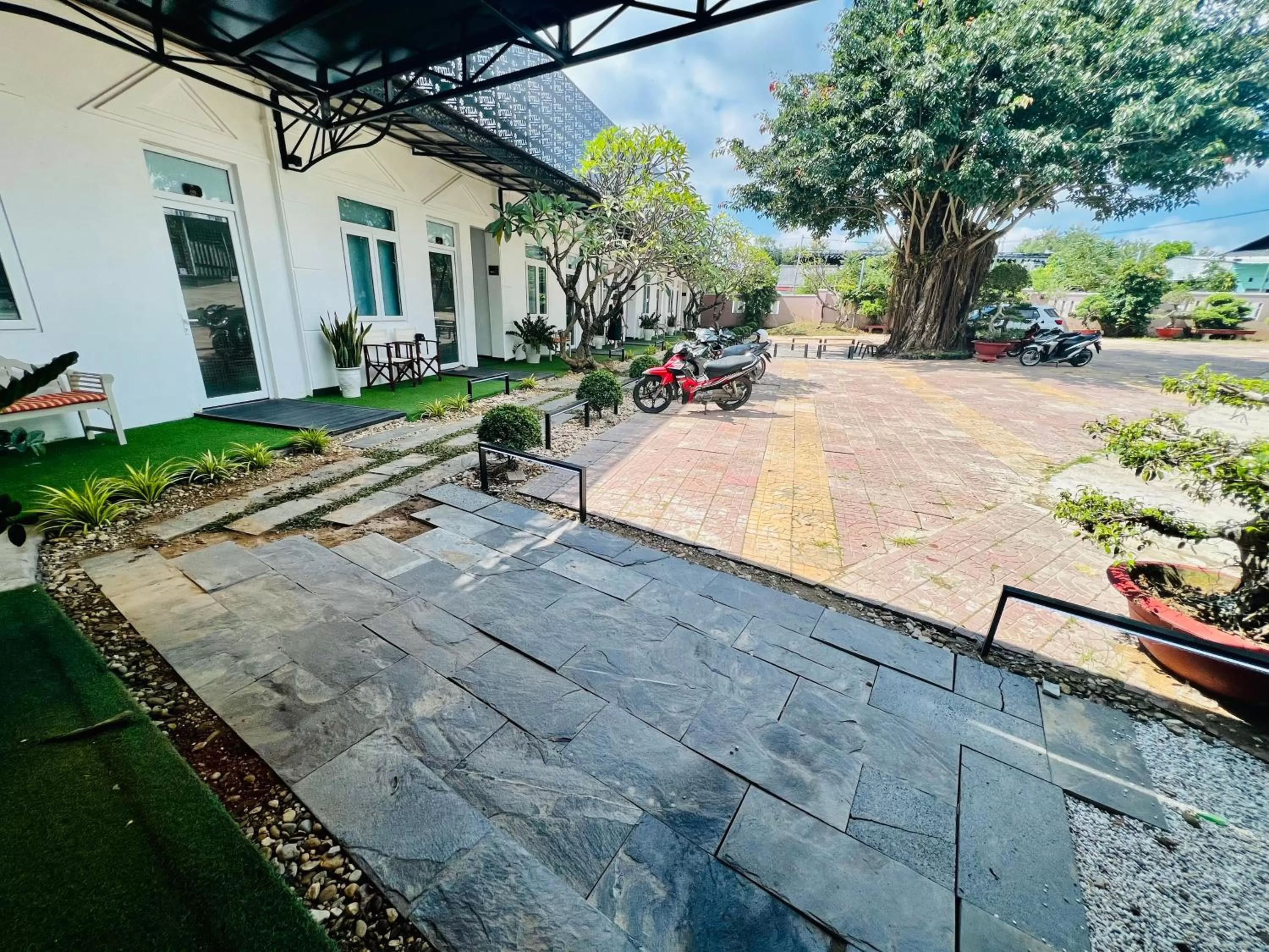 Day in D'Villa Hotel - Homestay