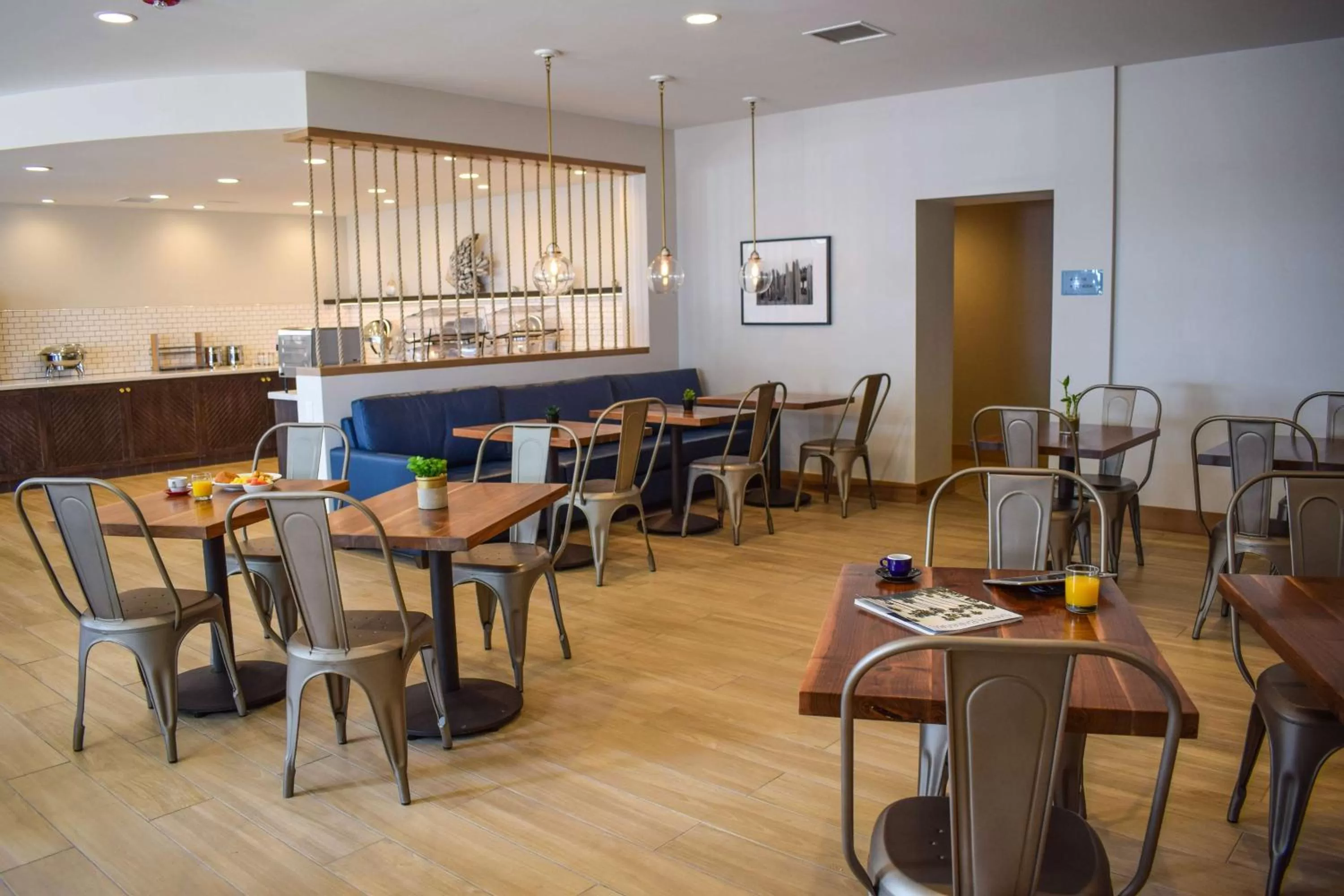 Restaurant/places to eat in Beachside Inn