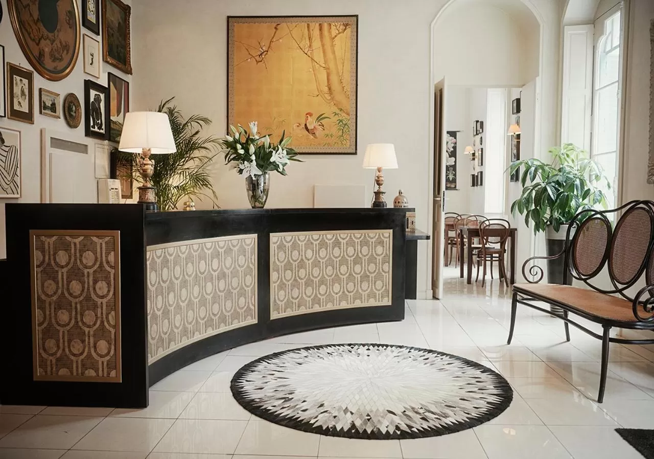 Lobby or reception in Hôtel Bristol Pau