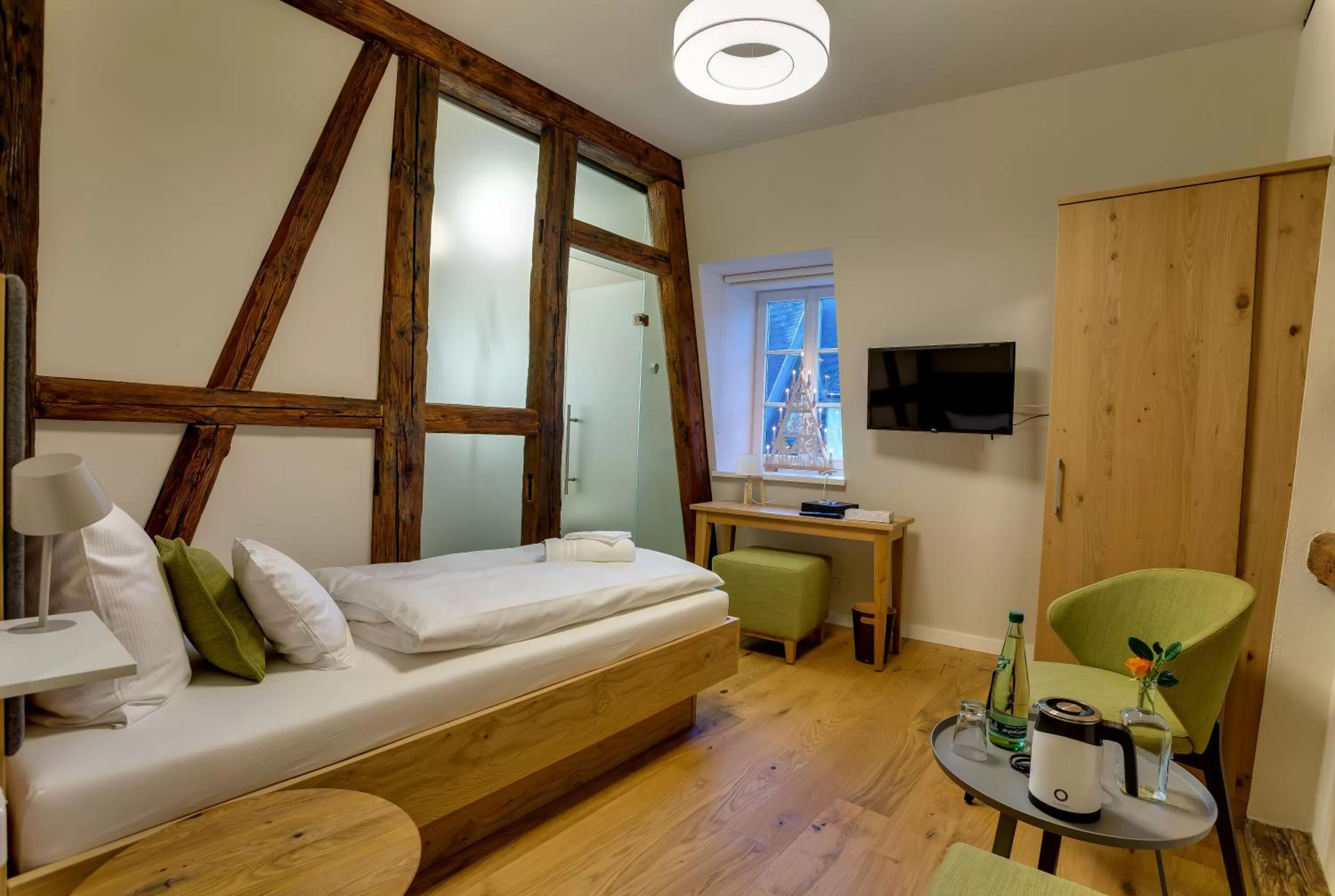 Photo of the whole room, Bed in Boutique Hotel grüner Zweig