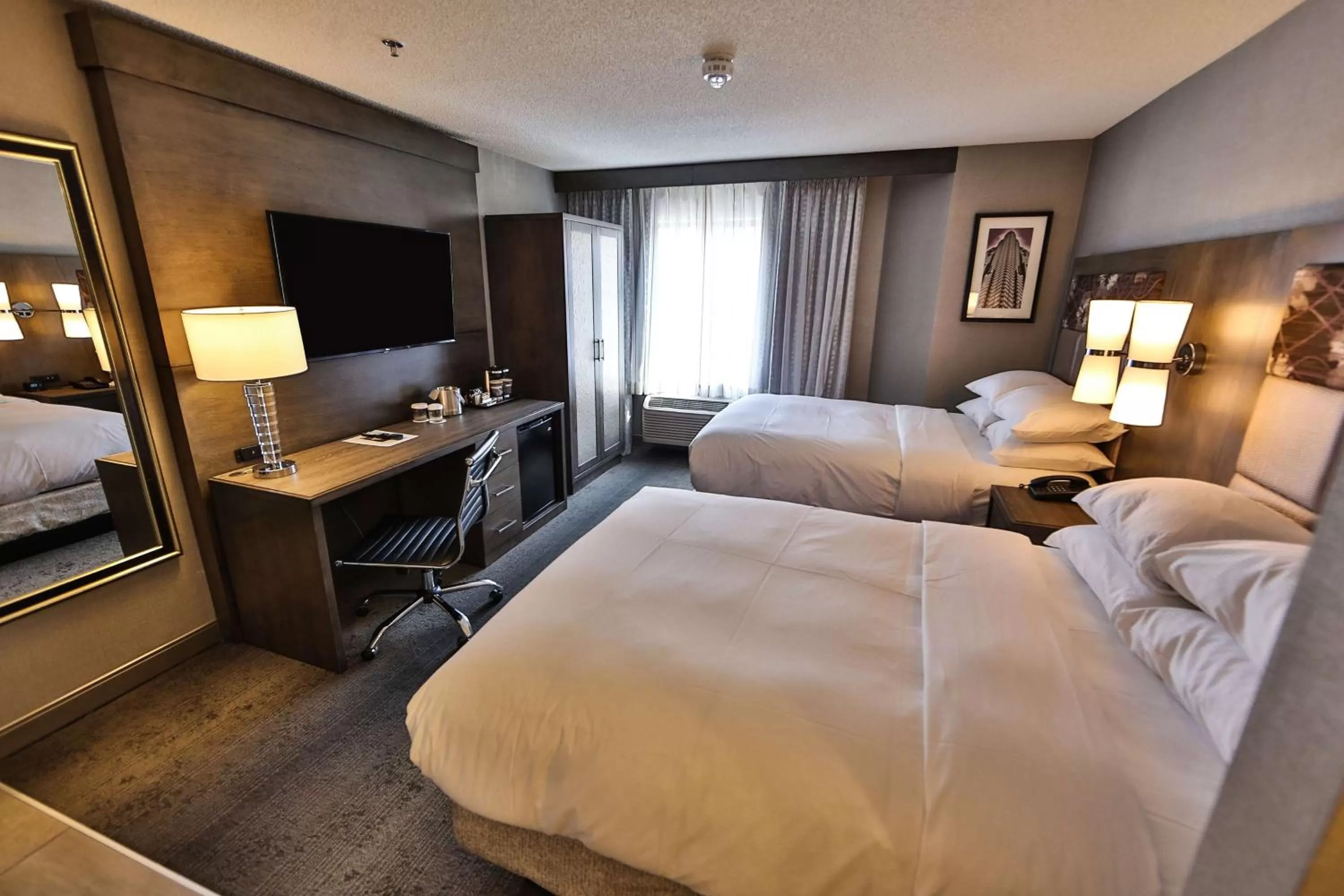 Bedroom, Bed in DoubleTree by Hilton Atlanta Alpharetta-Windward