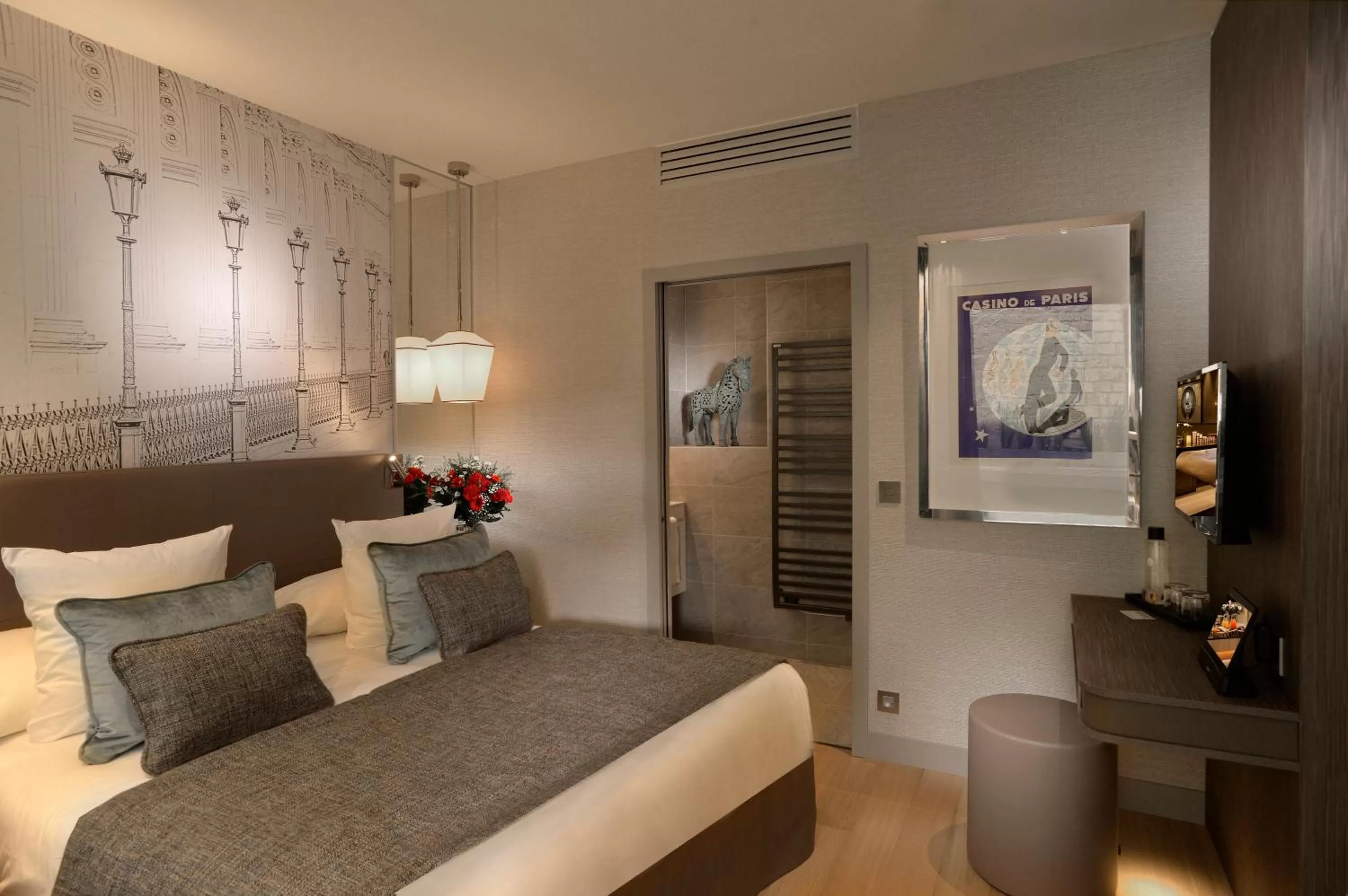 Bedroom, Bed in Hotel La Lanterne & Spa By Timhotel