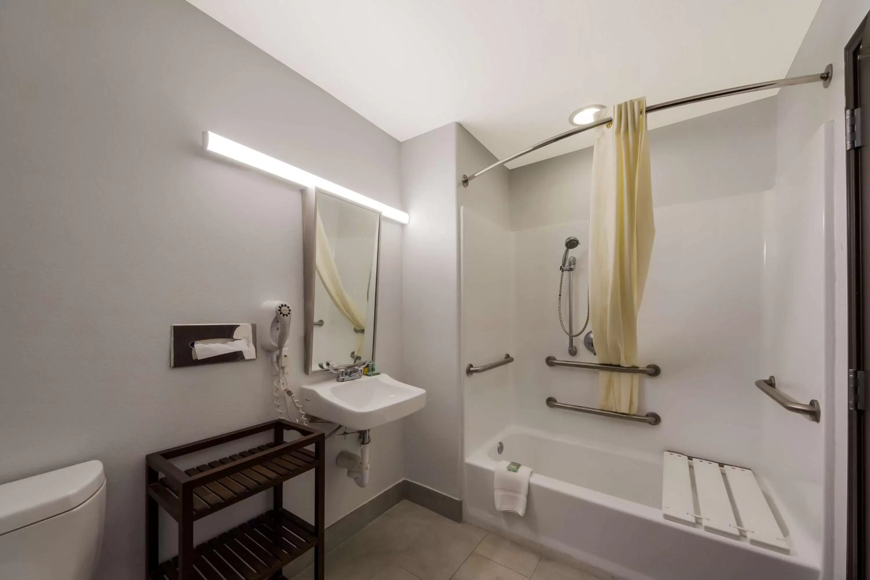 Bathroom in Best Western SeaWorld San Antonio