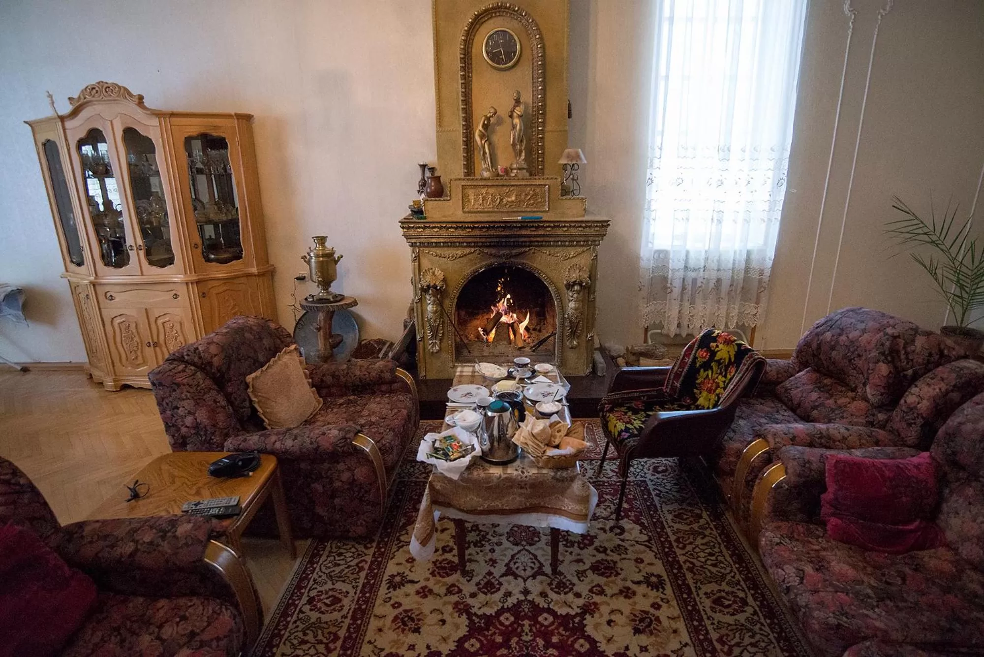 Communal lounge/ TV room in B&B Odzun