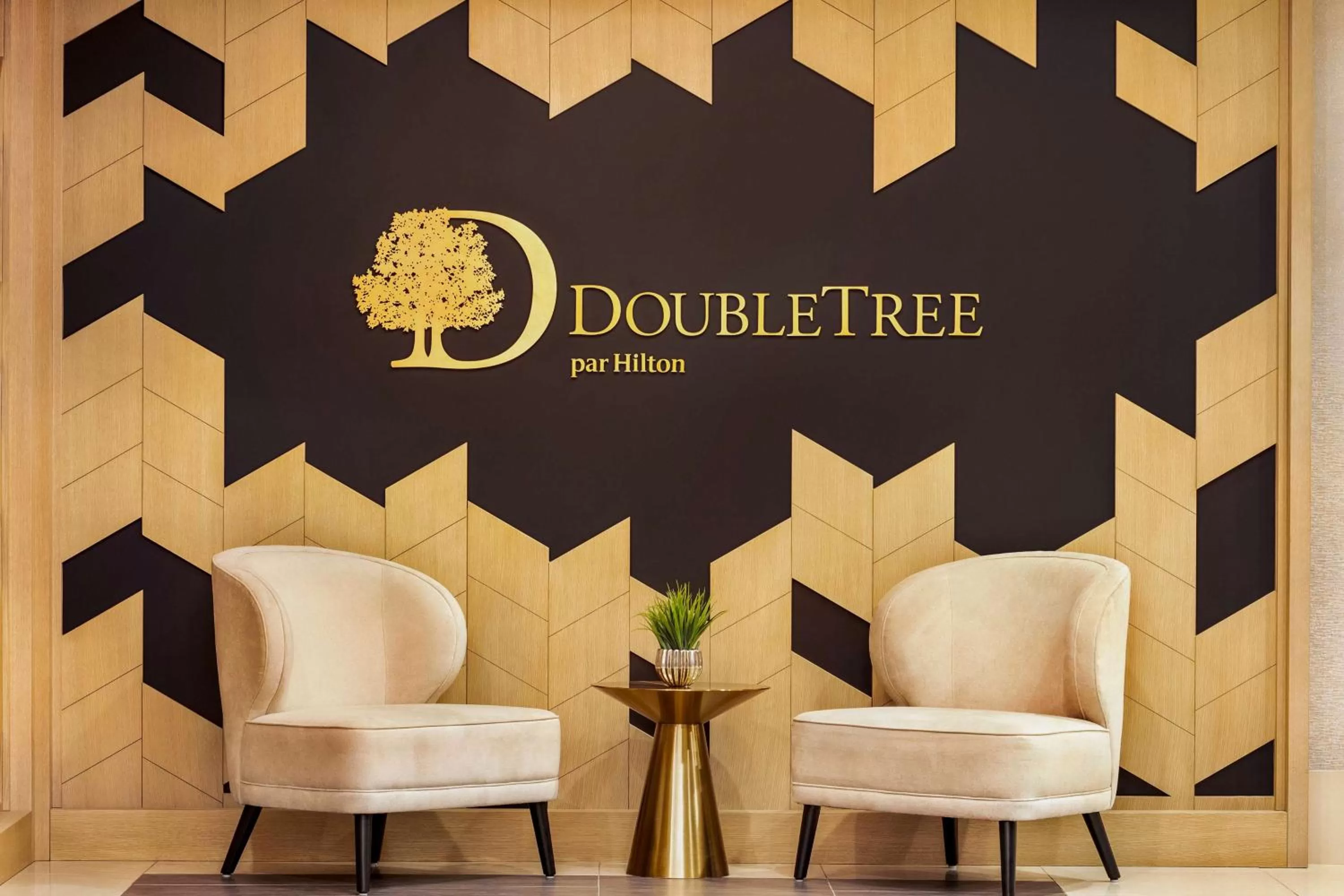 Lobby or reception in Doubletree By Hilton Pointe Claire Montreal Airport West