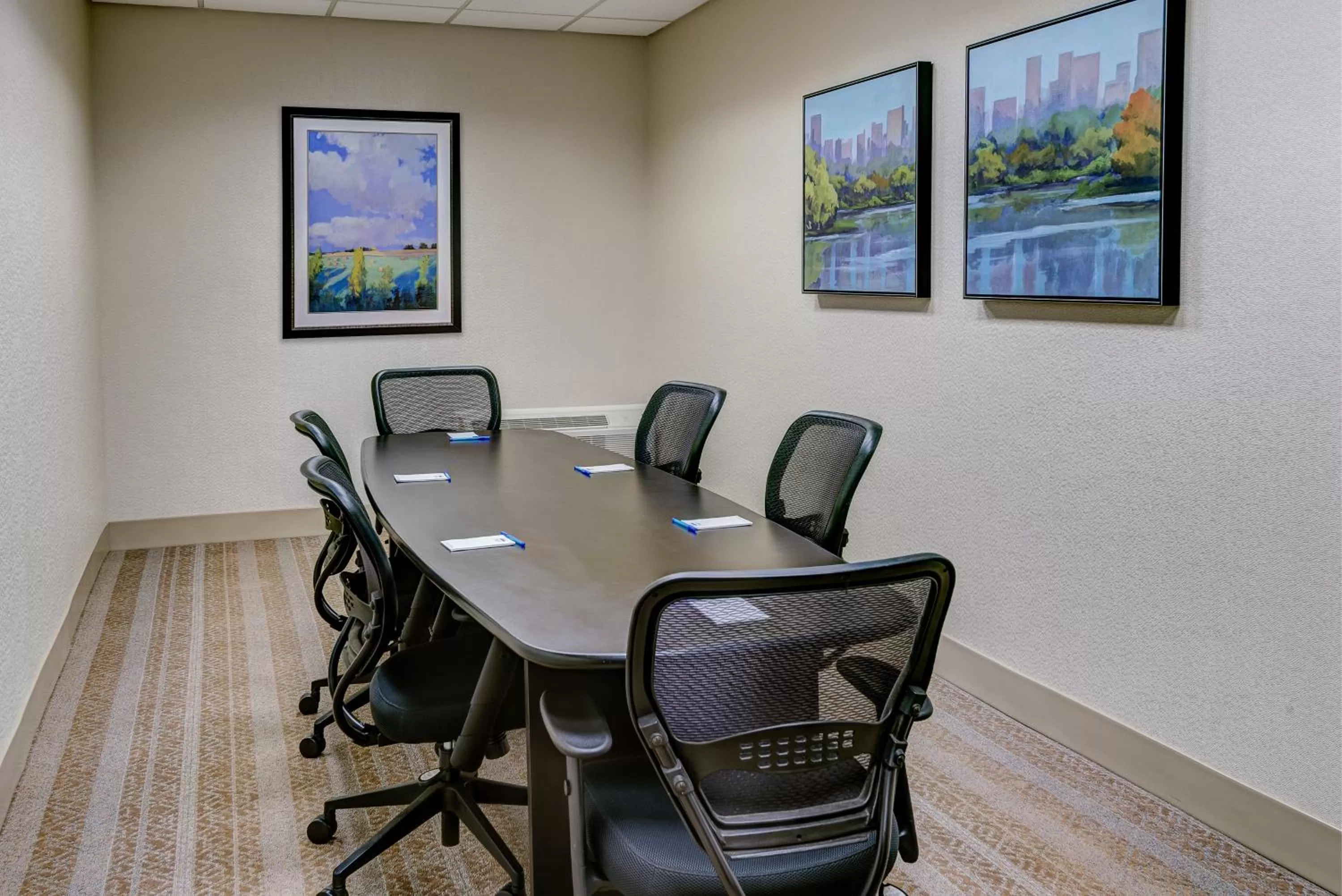 Meeting/conference room in Holiday Inn East Windsor by IHG