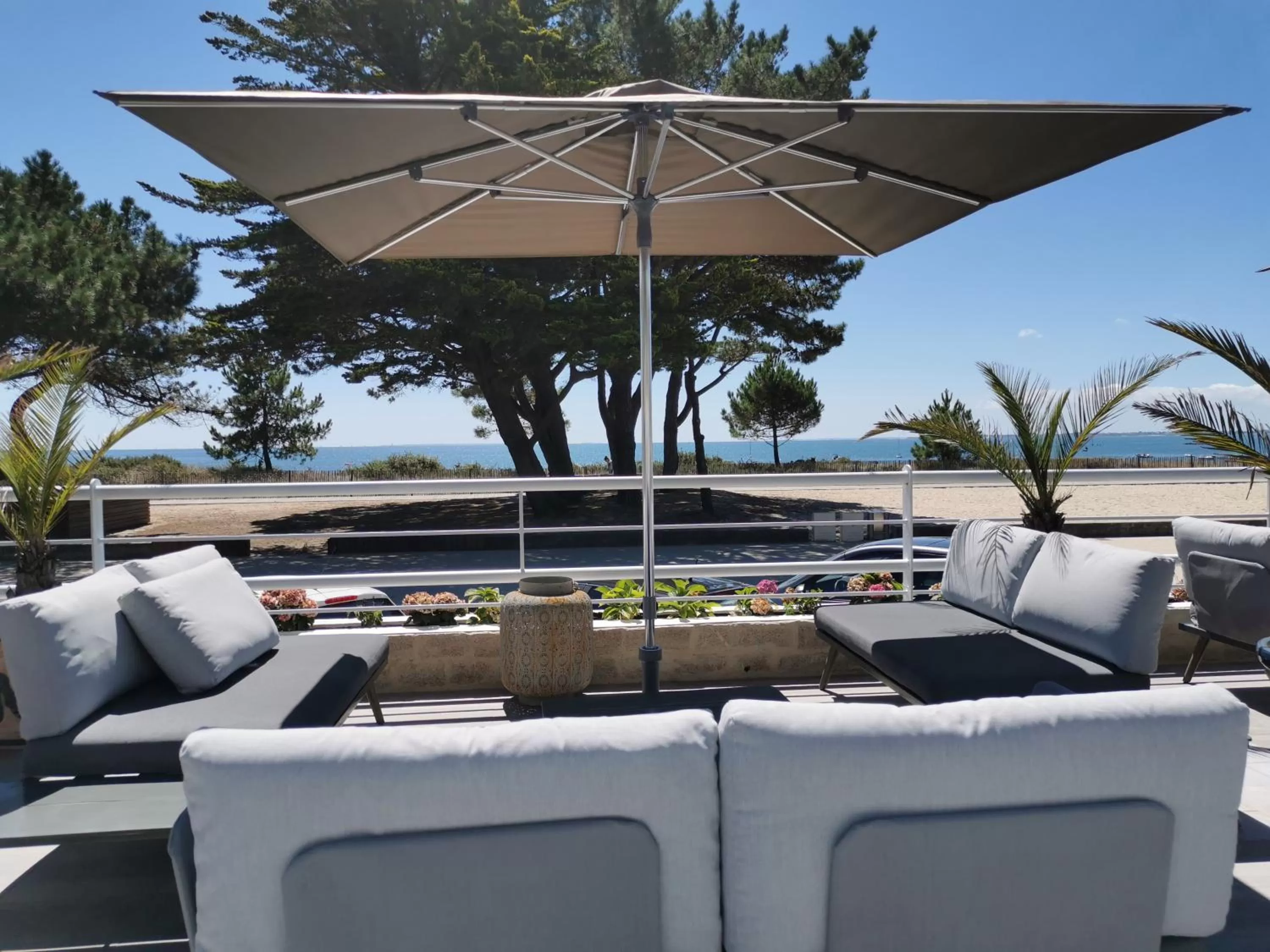 Patio in Le Diana Hôtel & Spa