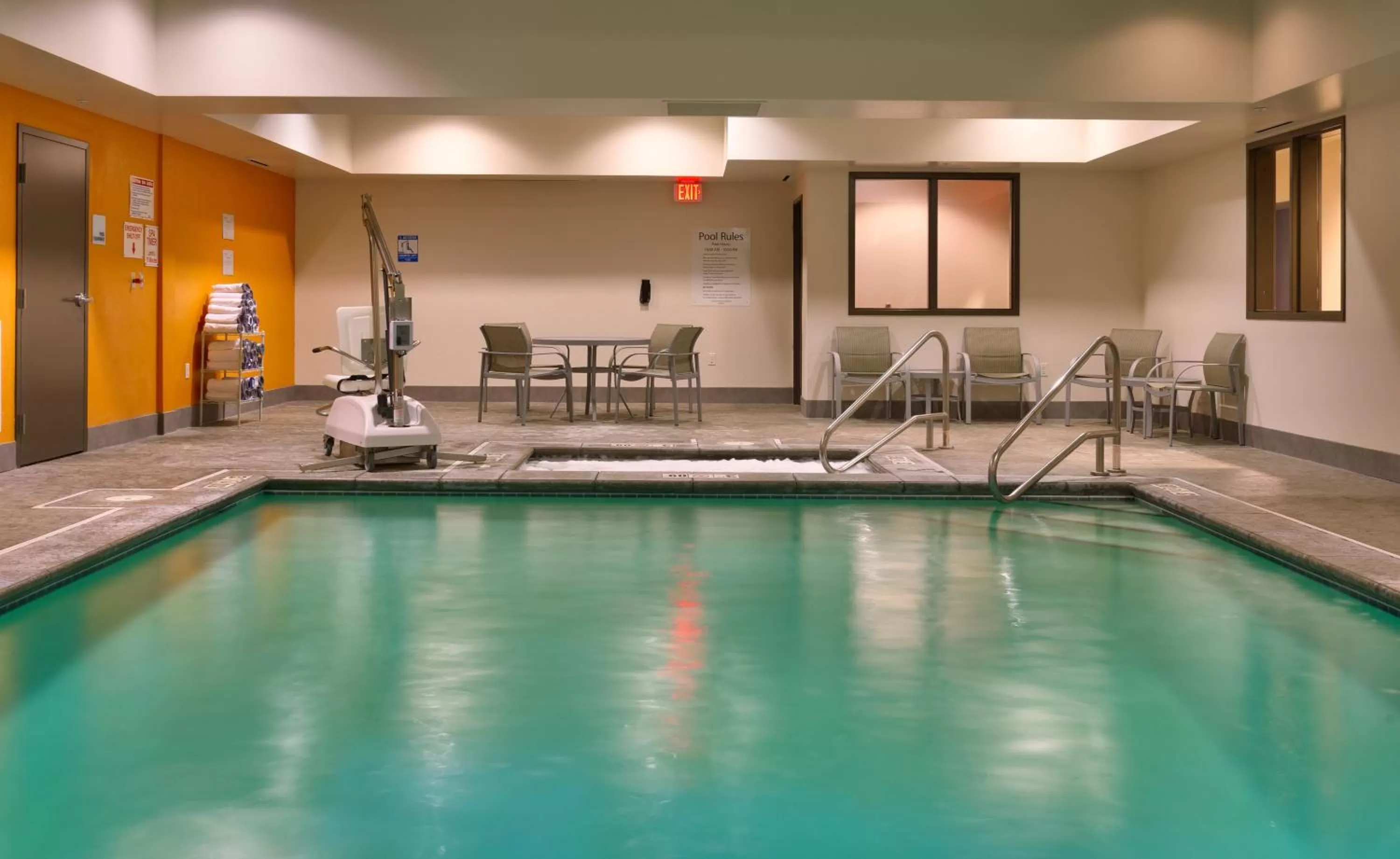 Swimming pool in Holiday Inn Express & Suites Overland Park by IHG