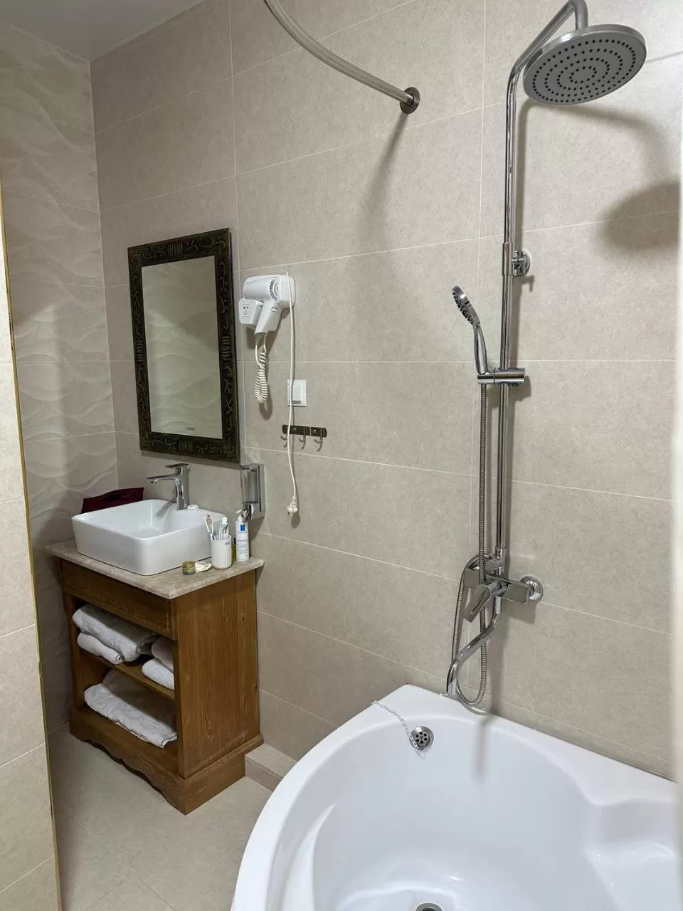 Shower in As-Salam Boutique Hotel