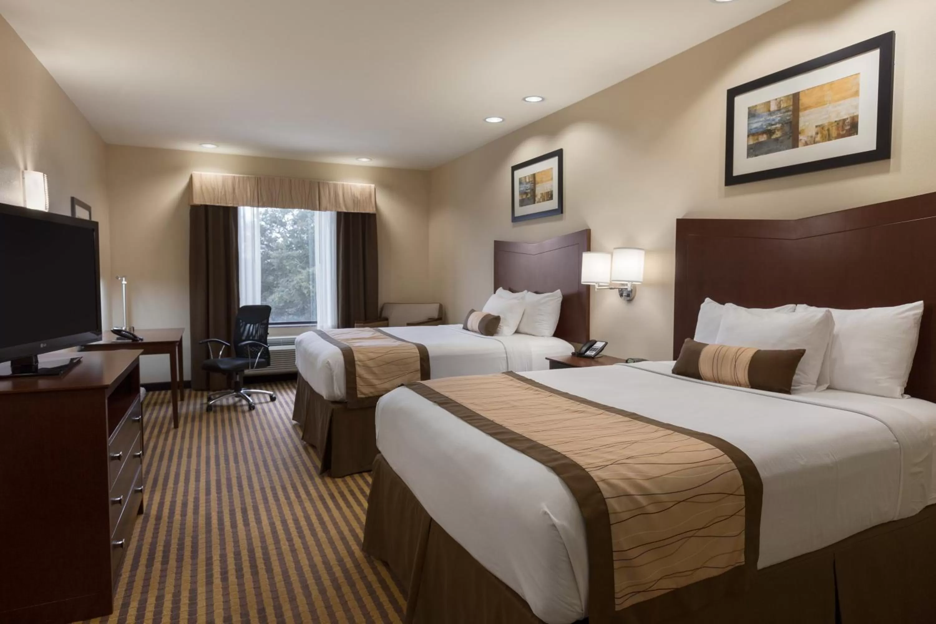 Photo of the whole room, Bed in Baymont by Wyndham Victoria