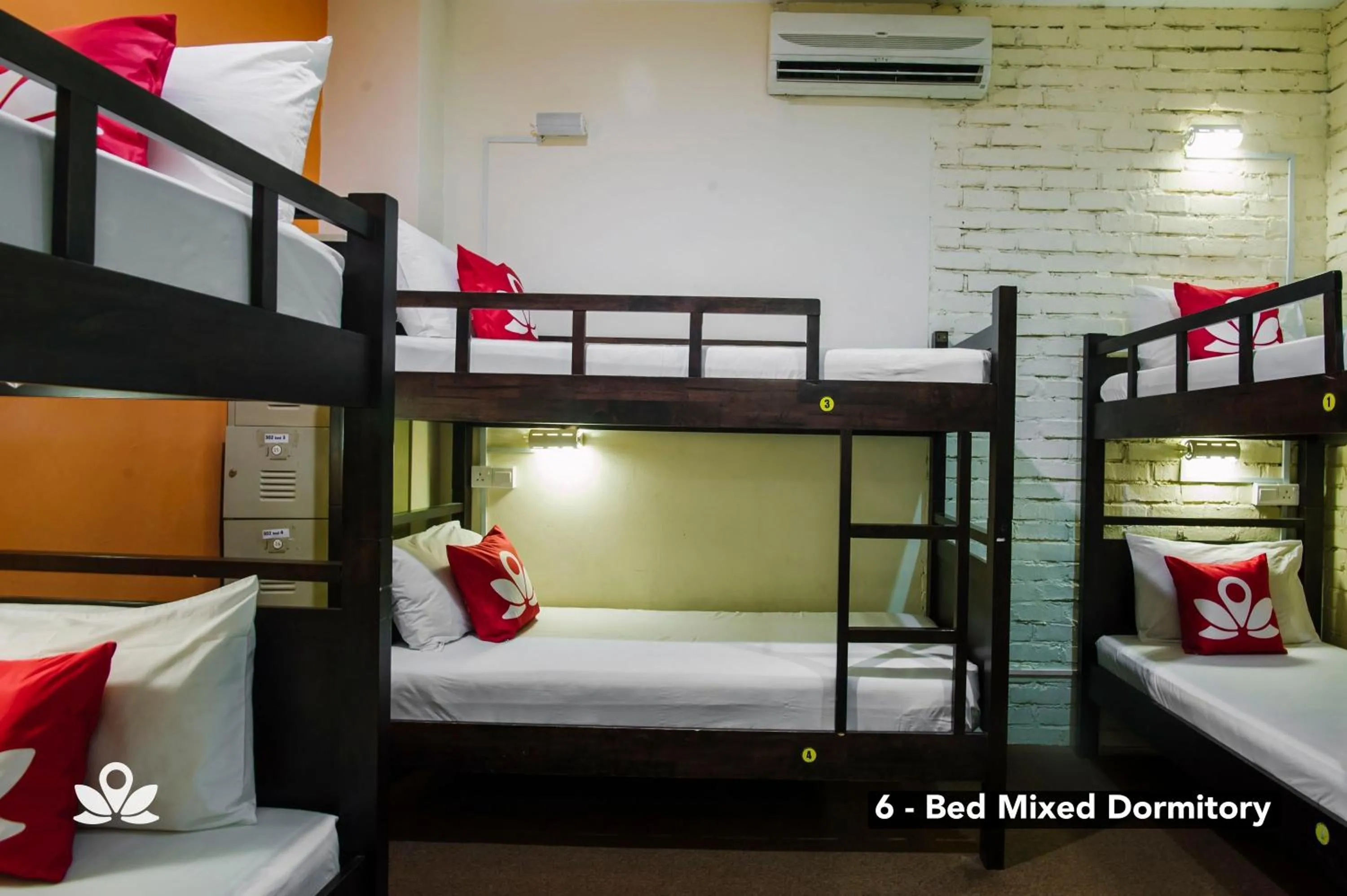 bunk bed, Bed in The Explorers Guesthouse and Hostel