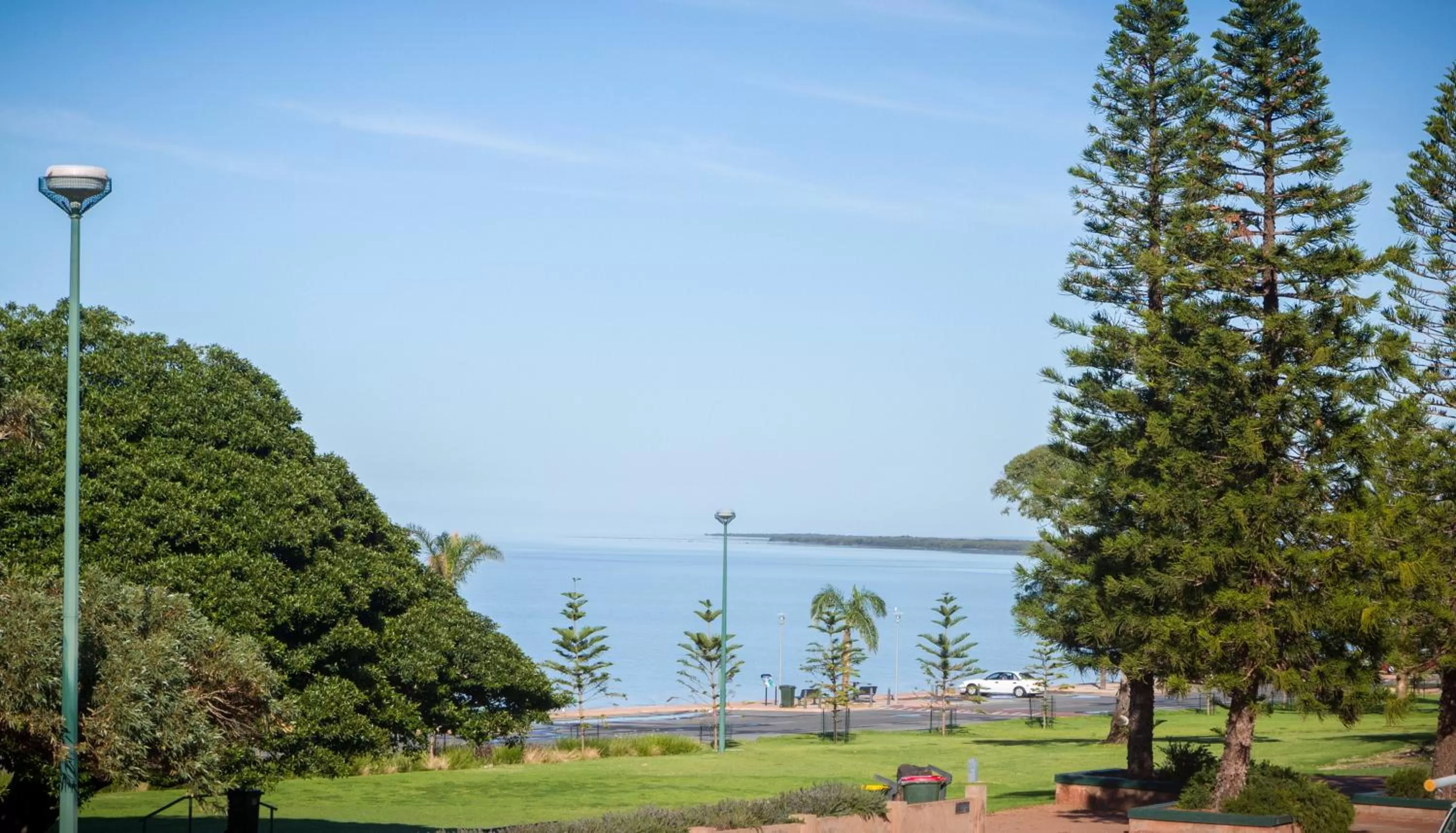 Beach in Foreshore Motor Inn
