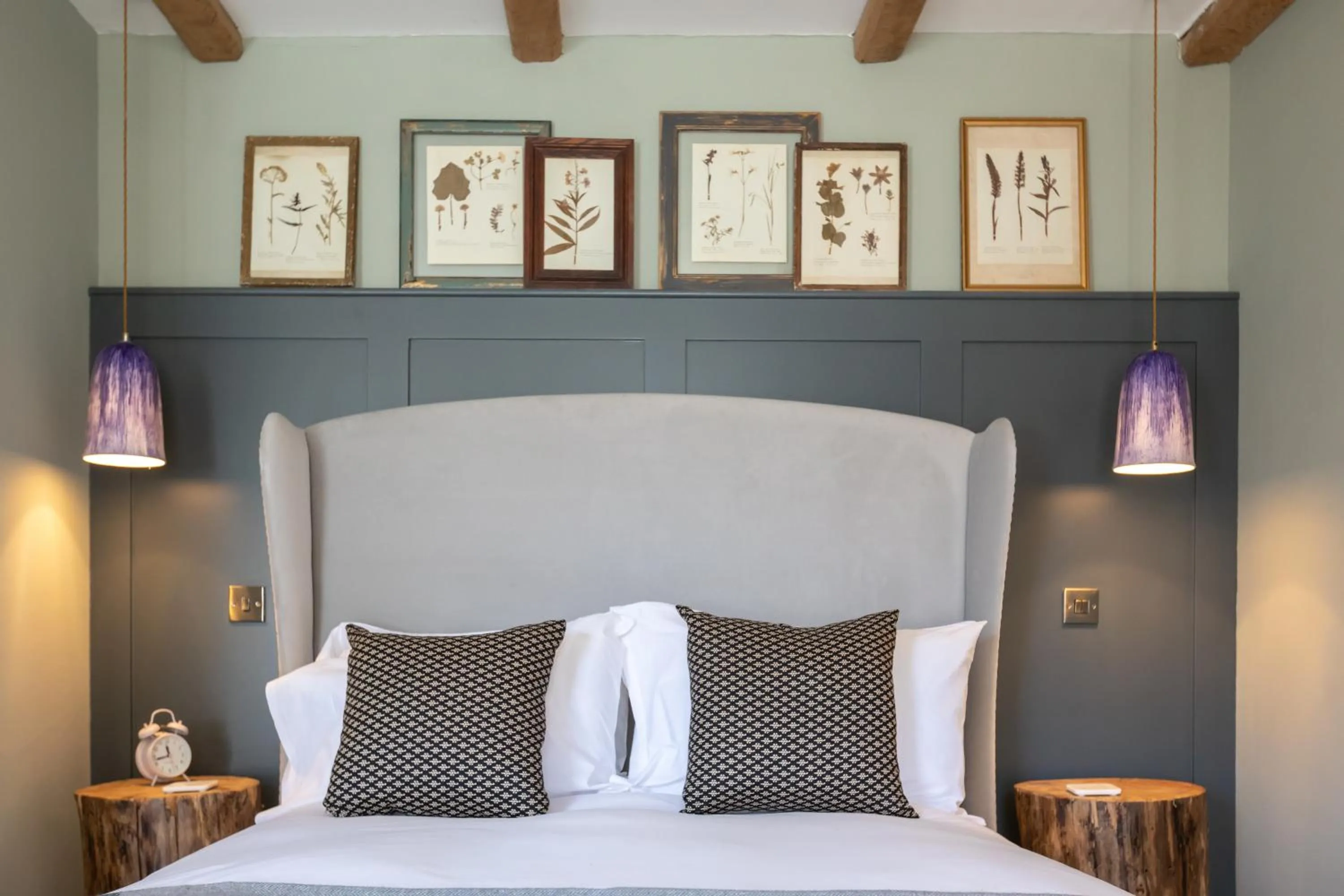 Bedroom, Bed in The Frogmill Hotel