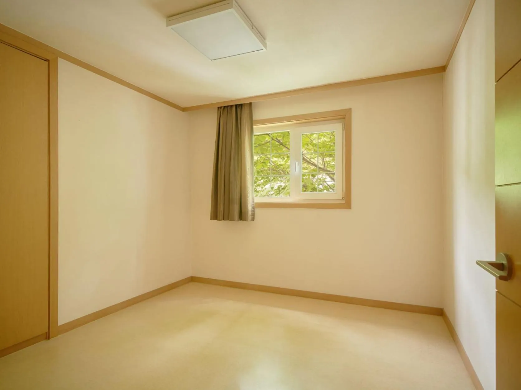 Guests in Gyeongju Mauna Ocean Resort