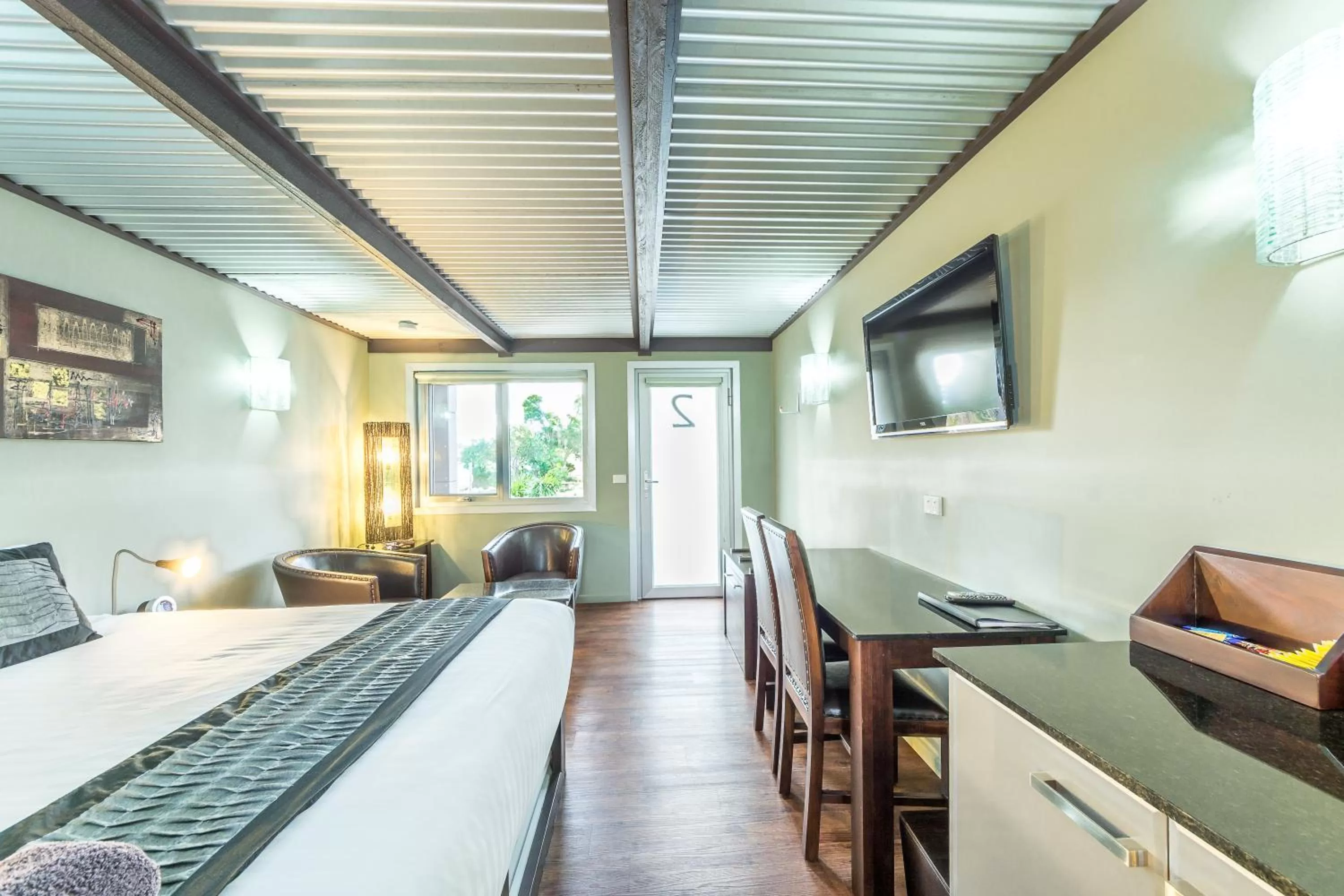 Photo of the whole room, Bed in Orbost Motel