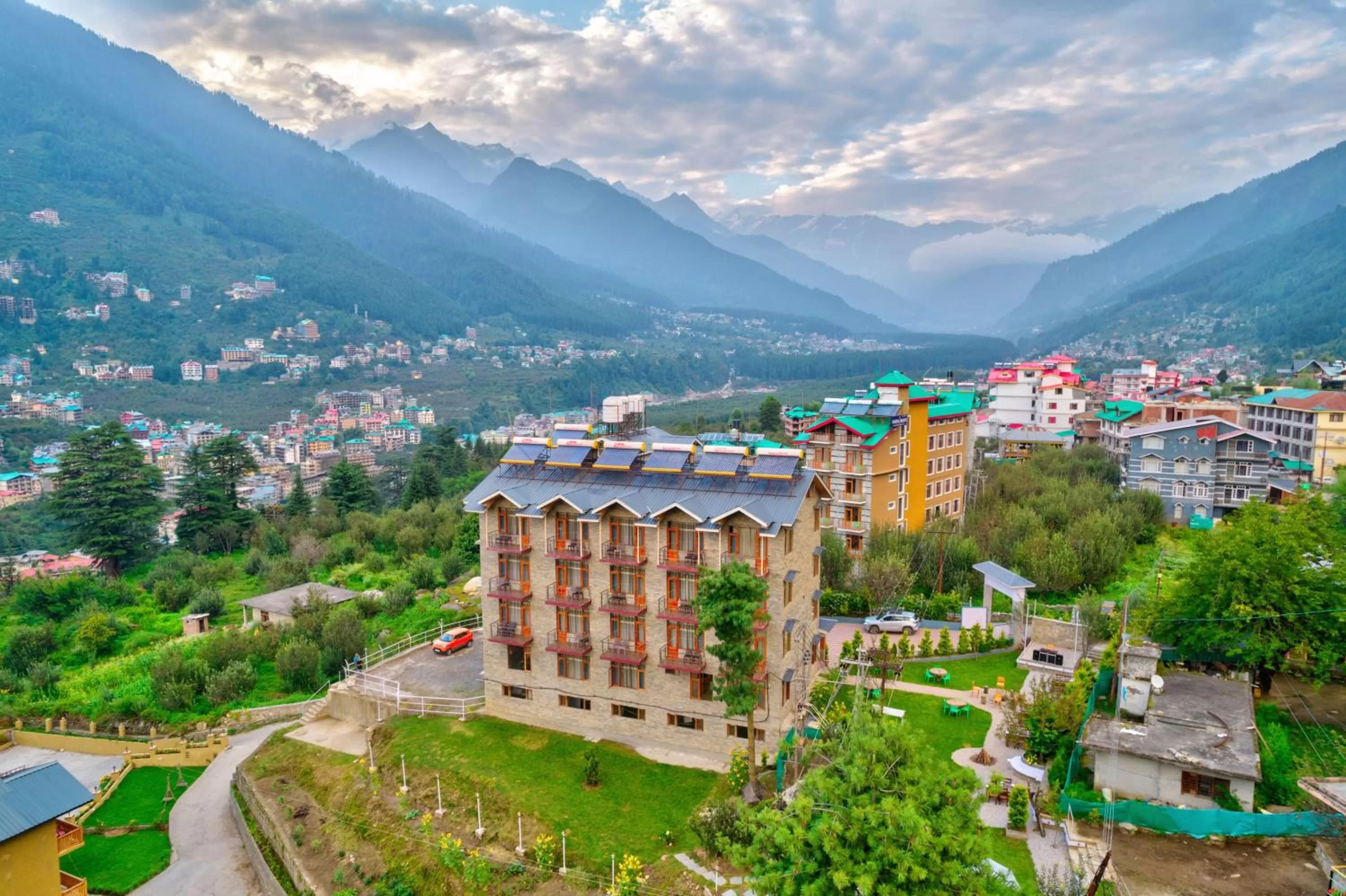 Property building in Snow City's Montana Blues Resort Manali - Heated & Air-Cooled Stay