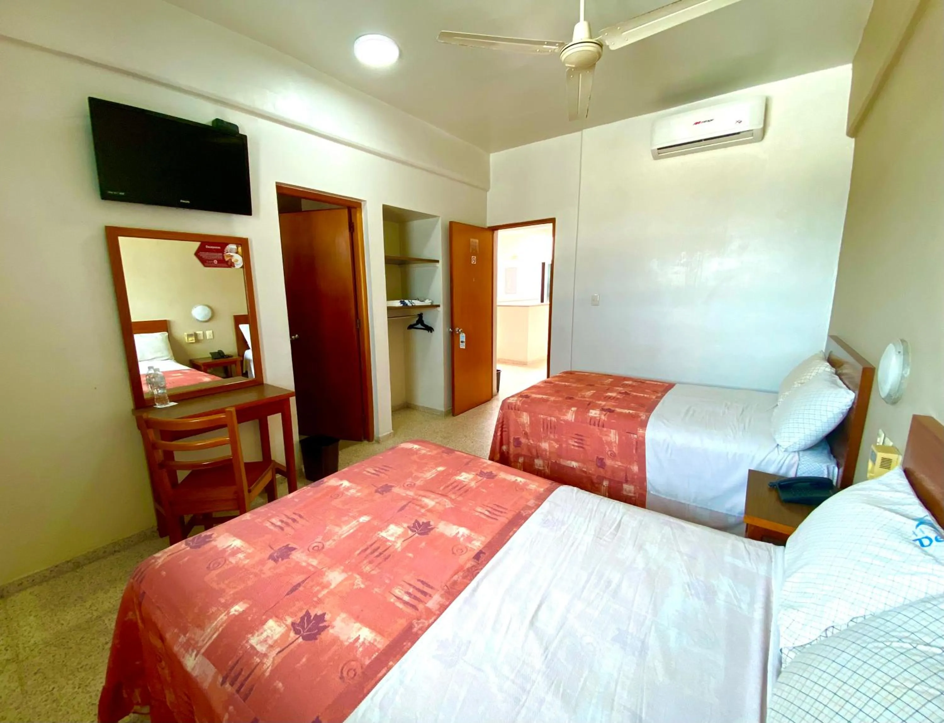 Bed in Hotel Delfines - a 2 calles del Acuario Veracruz