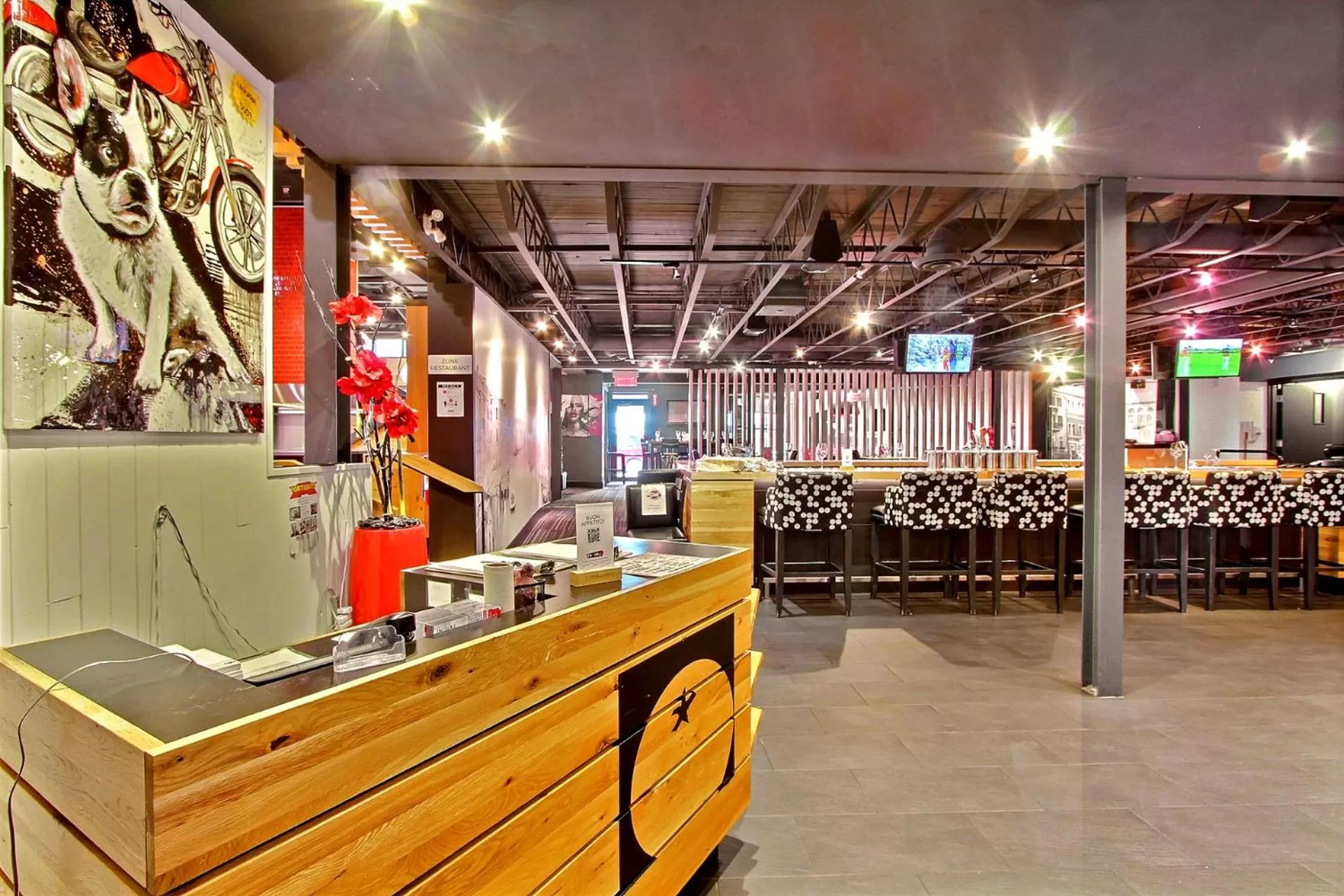 Restaurant/places to eat in Hôtel Le Navigateur