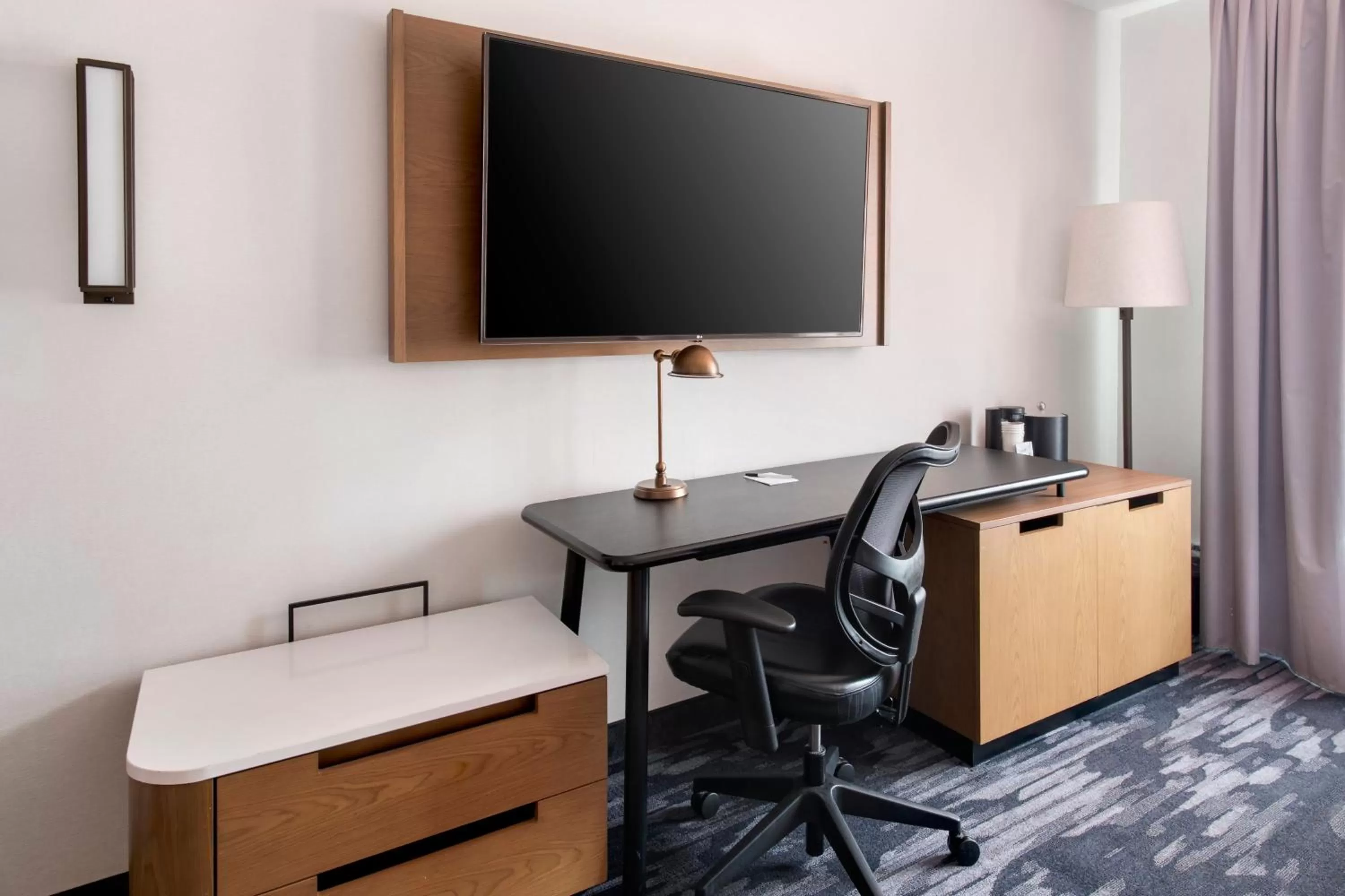 Photo of the whole room in Fairfield Inn by Marriott New York LaGuardia Airport/Flushing