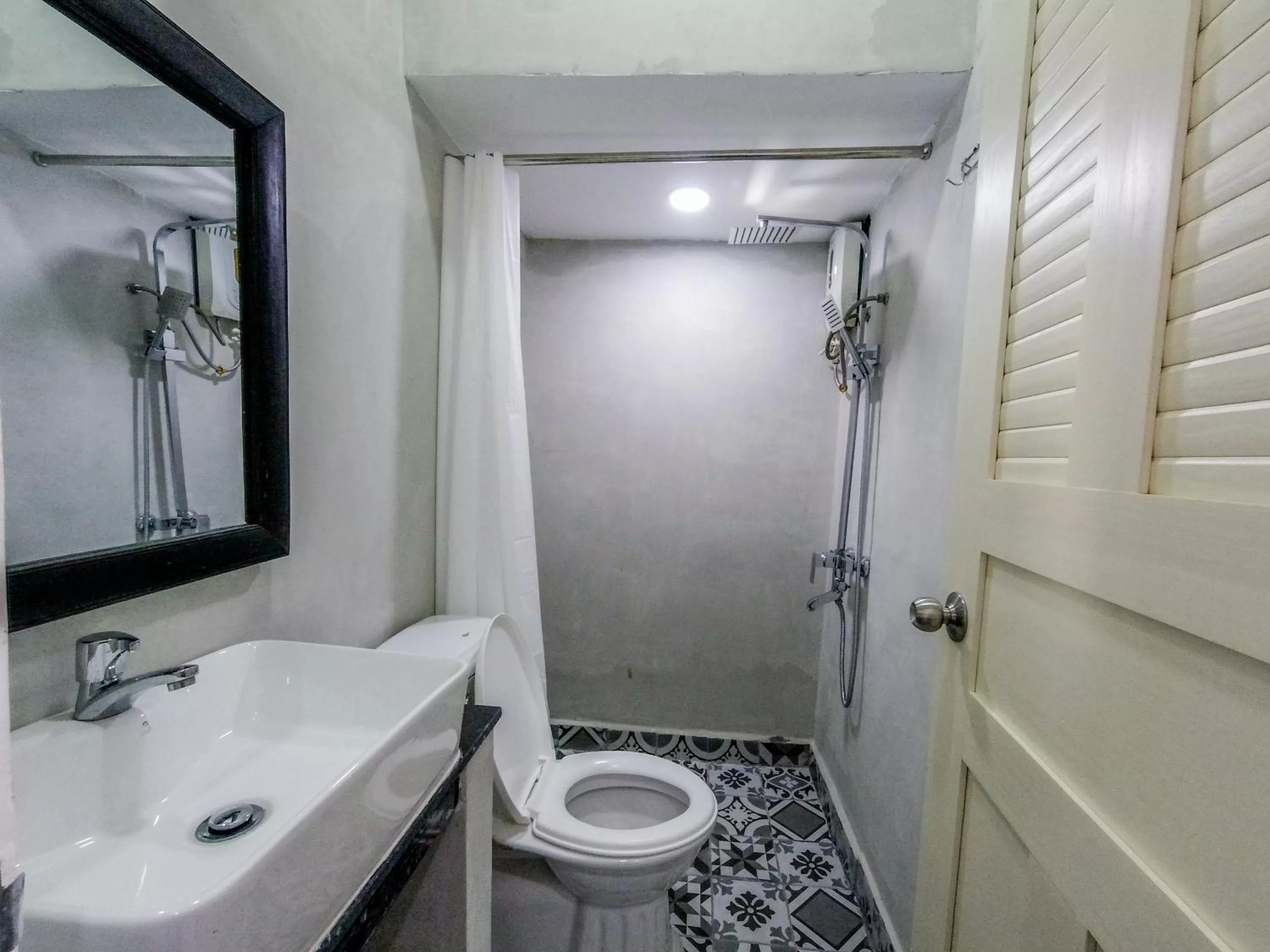 Bathroom in The Artist Residence
