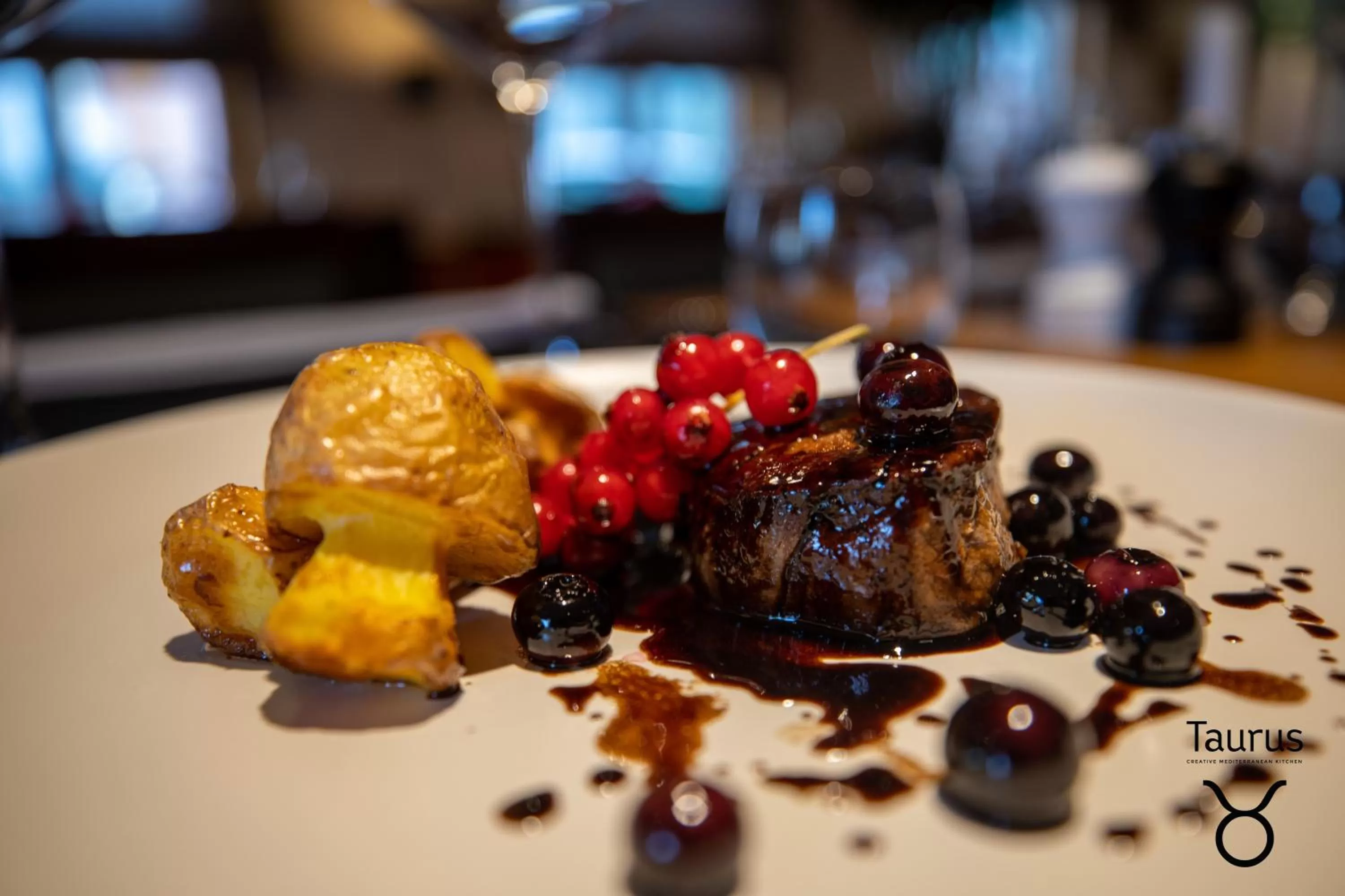 Restaurant/places to eat in Boutique Hotel OchSen Self-Check-In